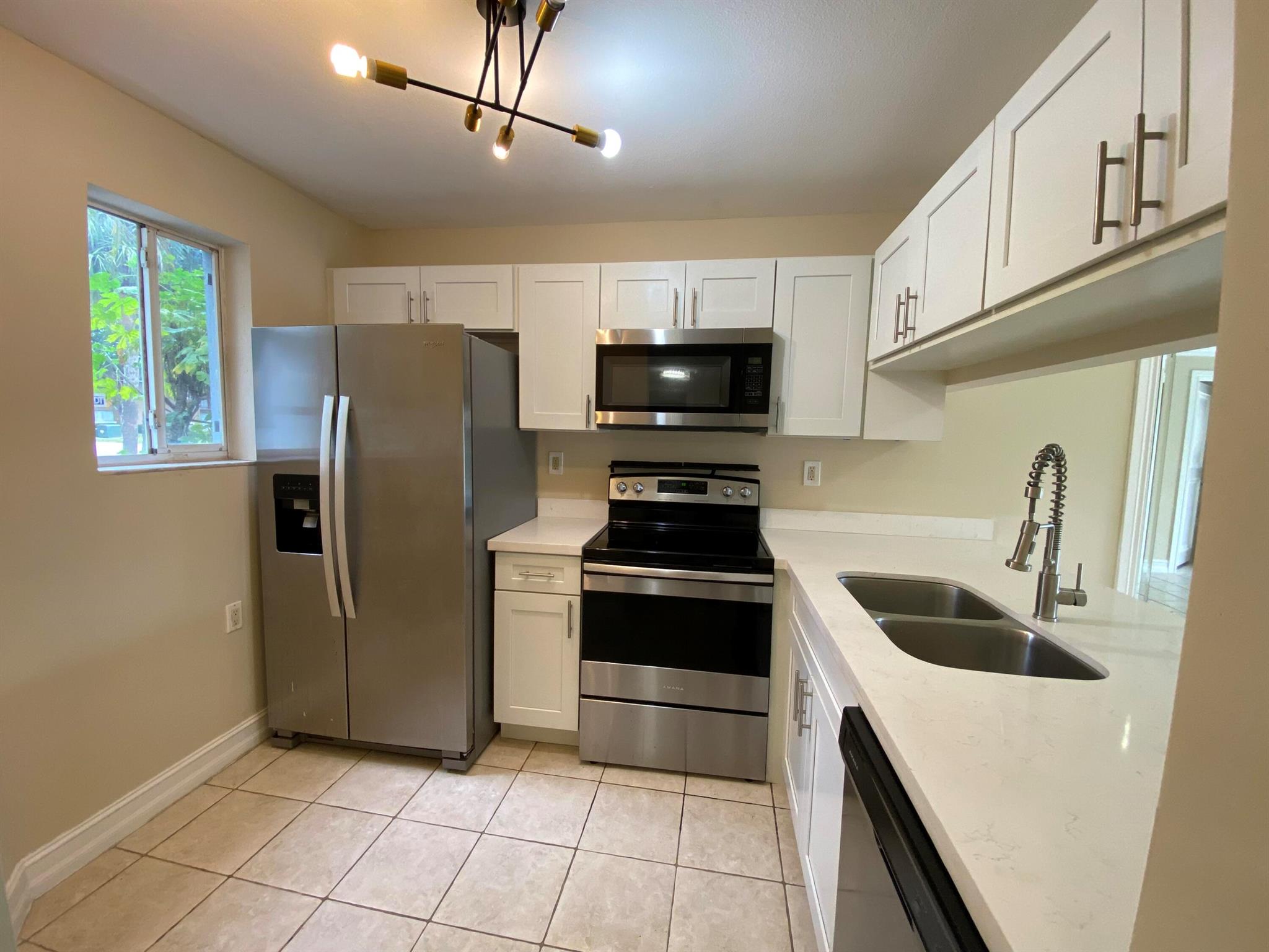 Photo 8 of home located at 1092 Lake Victoria Drive B, West Palm Beach FL