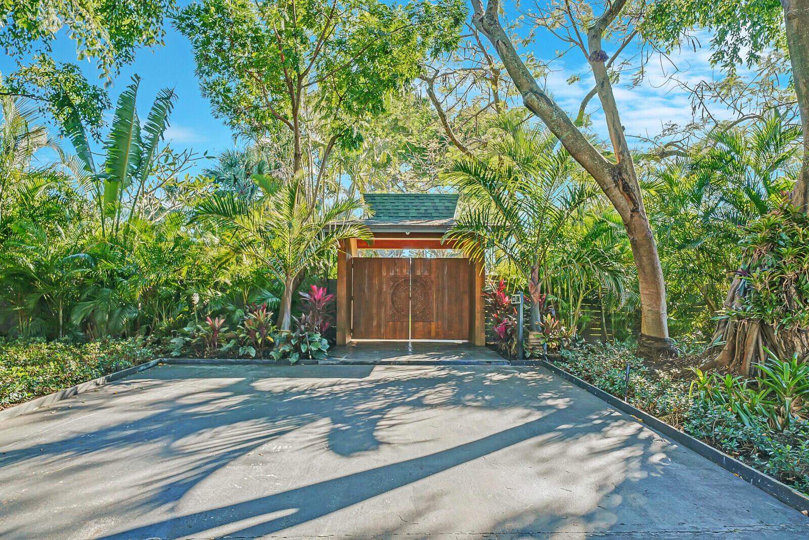 250 Essex Lane West Palm Beach, FL 33405