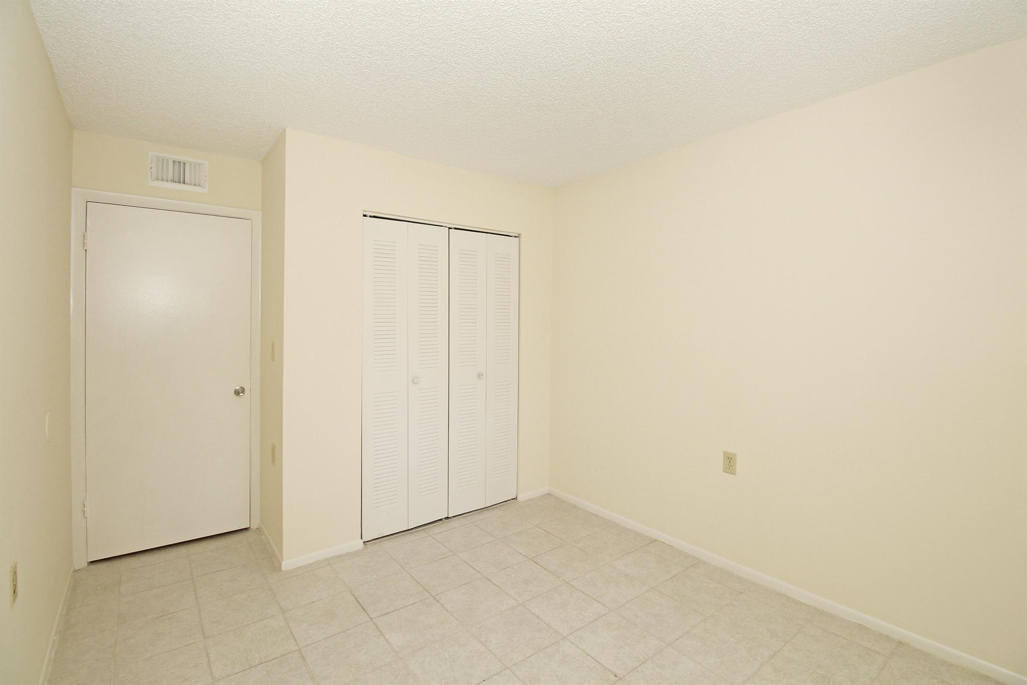 Photo 10 of home located at 1139 Lake Terry Drive G, West Palm Beach FL