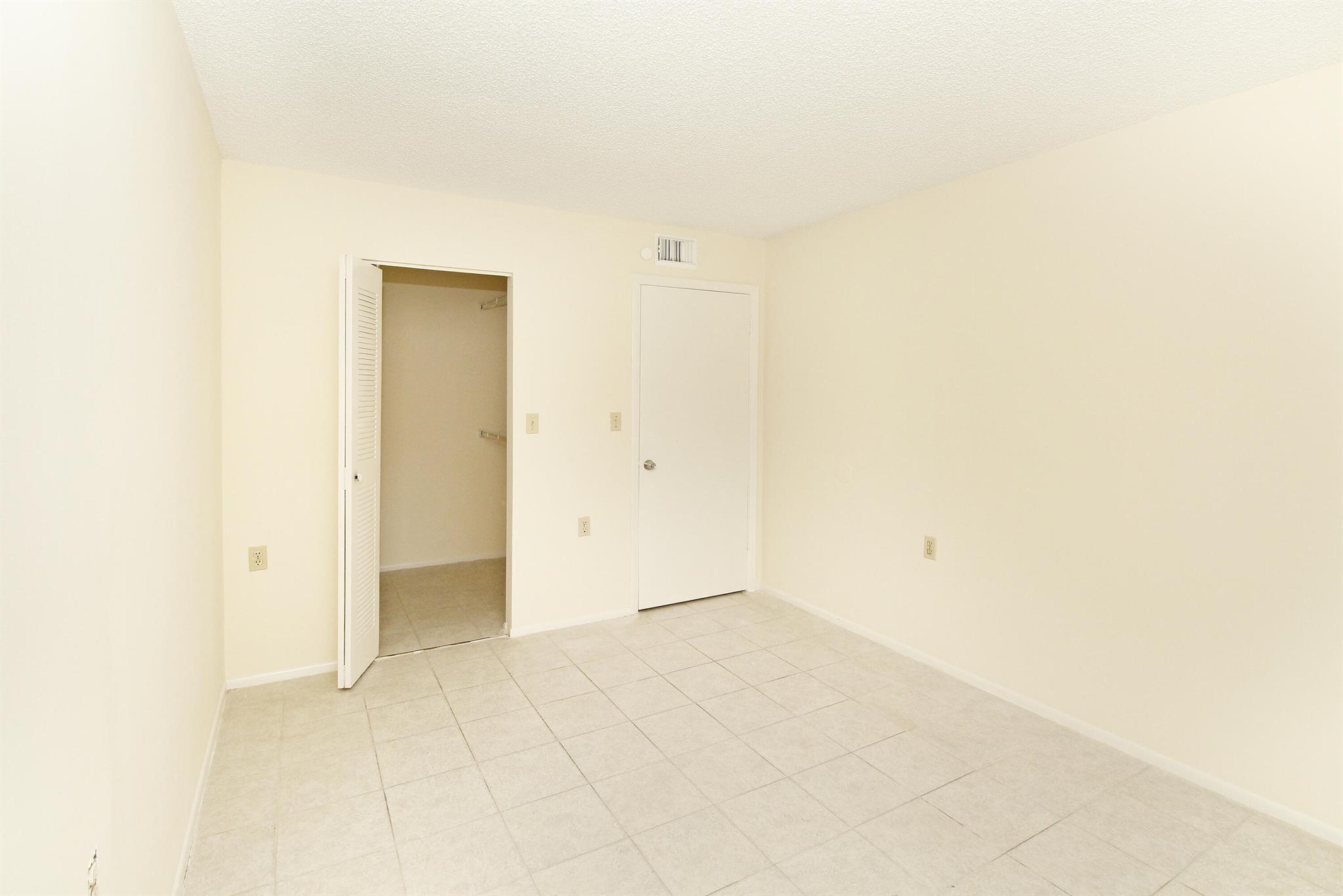 Photo 18 of home located at 1139 Lake Terry Drive G, West Palm Beach FL
