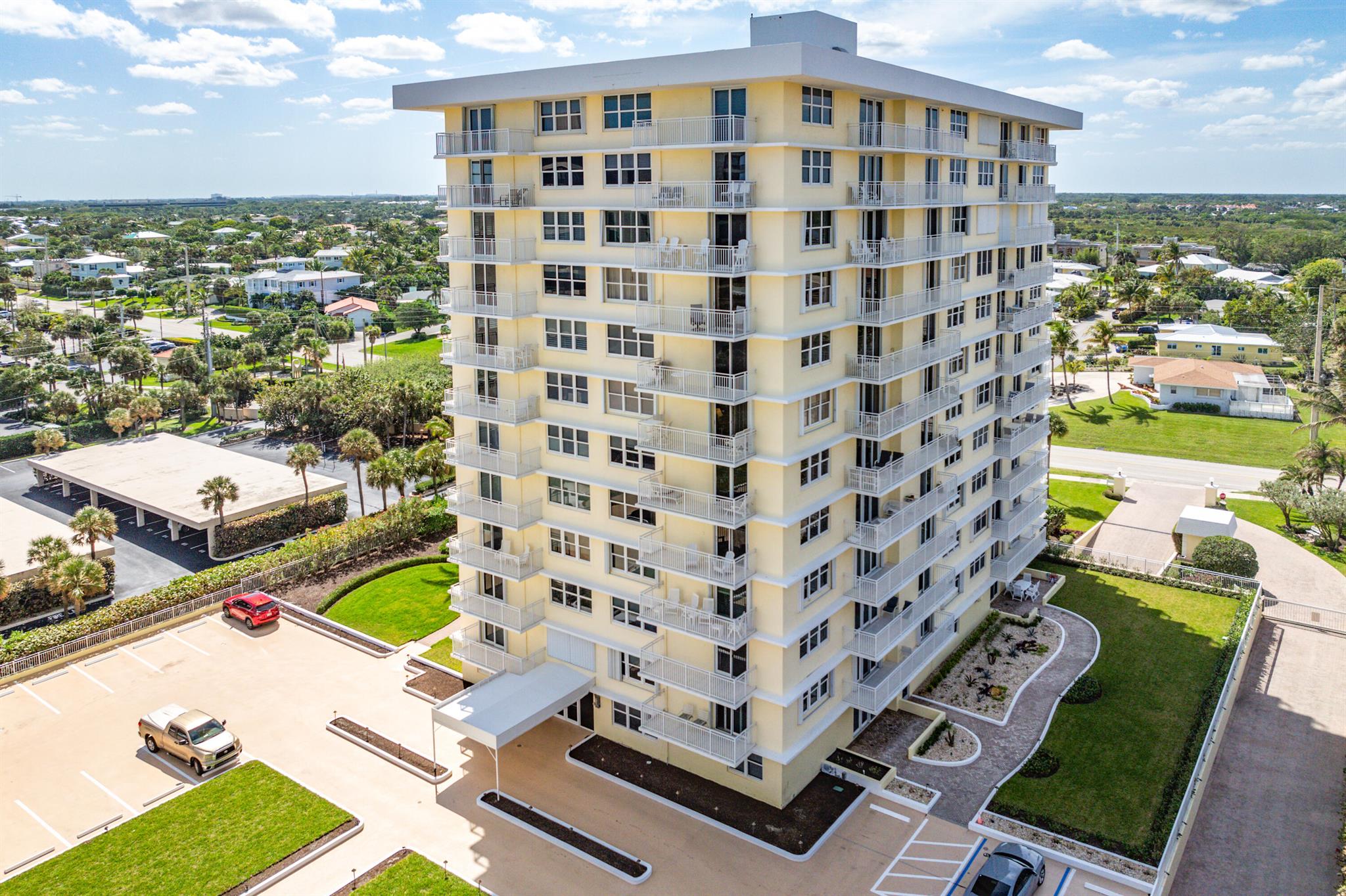 Image to showcase the property located at 500 Ocean Drive W-2b