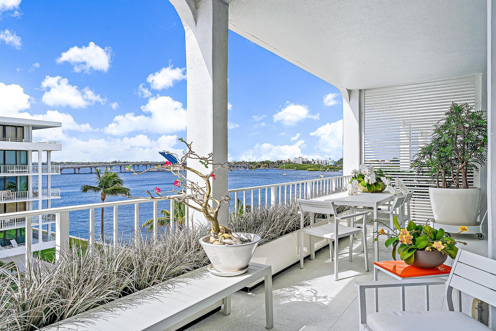 Photo 32 of home located at 2784 S Ocean Boulevard 402n, Palm Beach FL