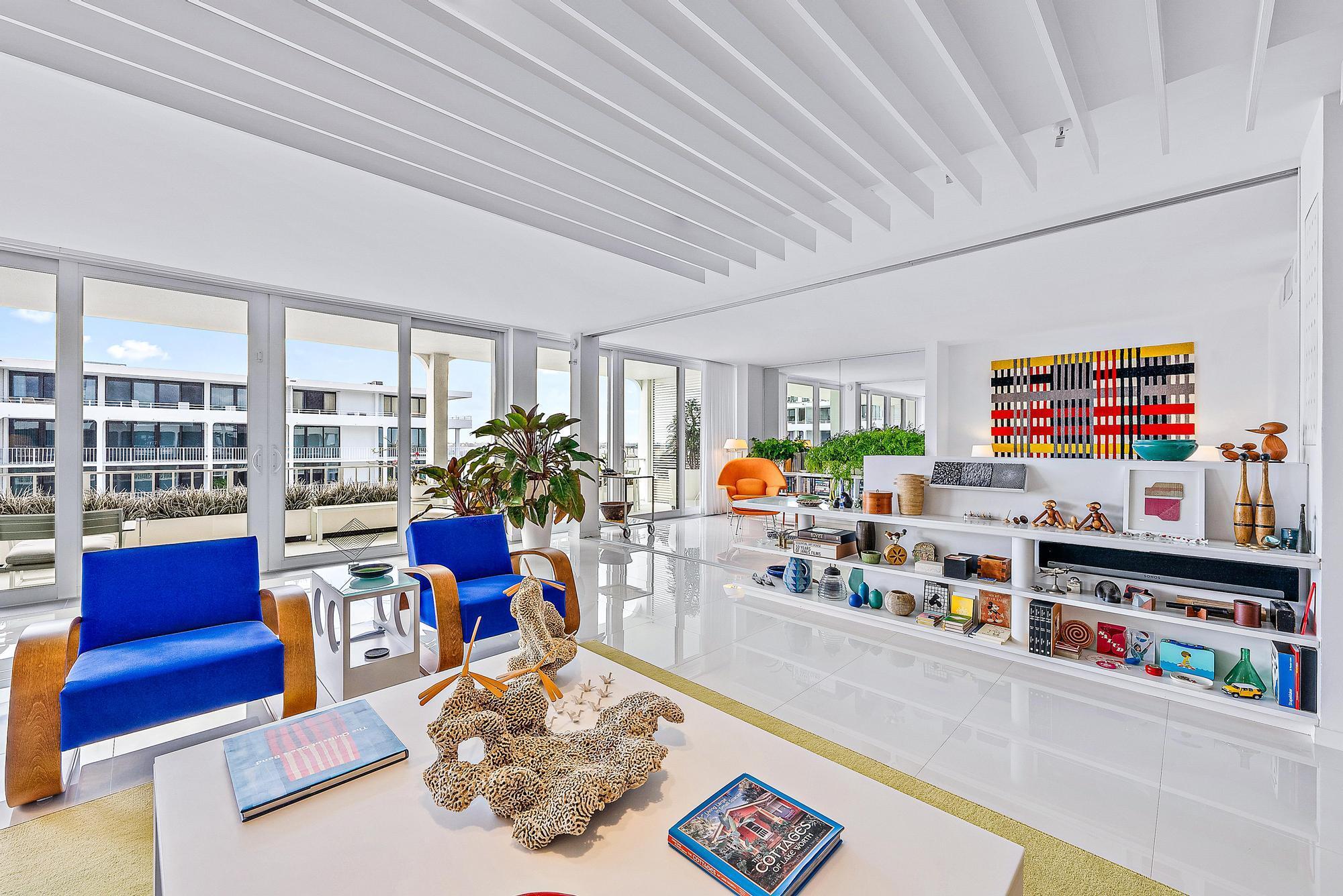 Photo 5 of home located at 2784 S Ocean Boulevard 402n, Palm Beach FL