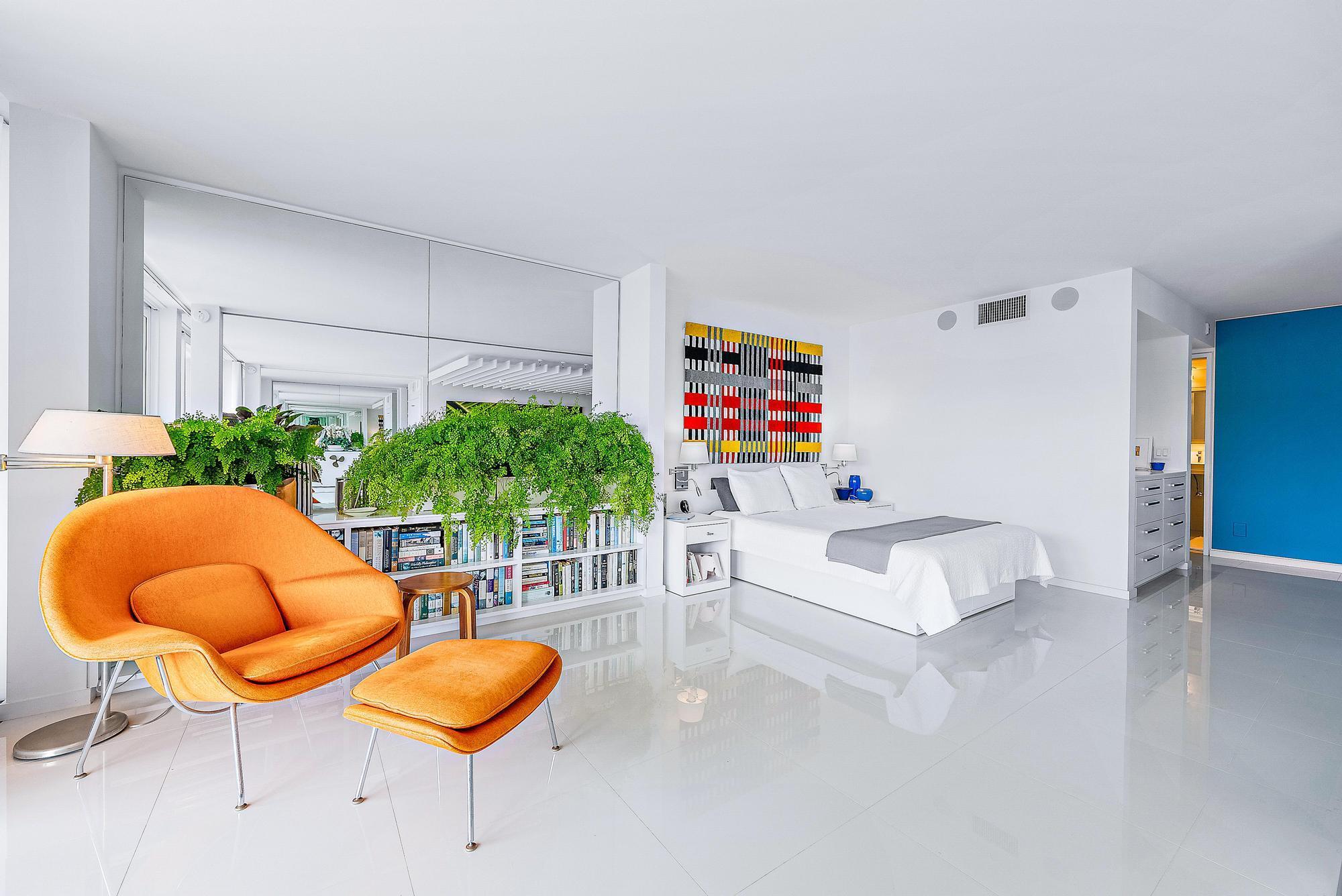 Photo 6 of home located at 2784 S Ocean Boulevard 402n, Palm Beach FL