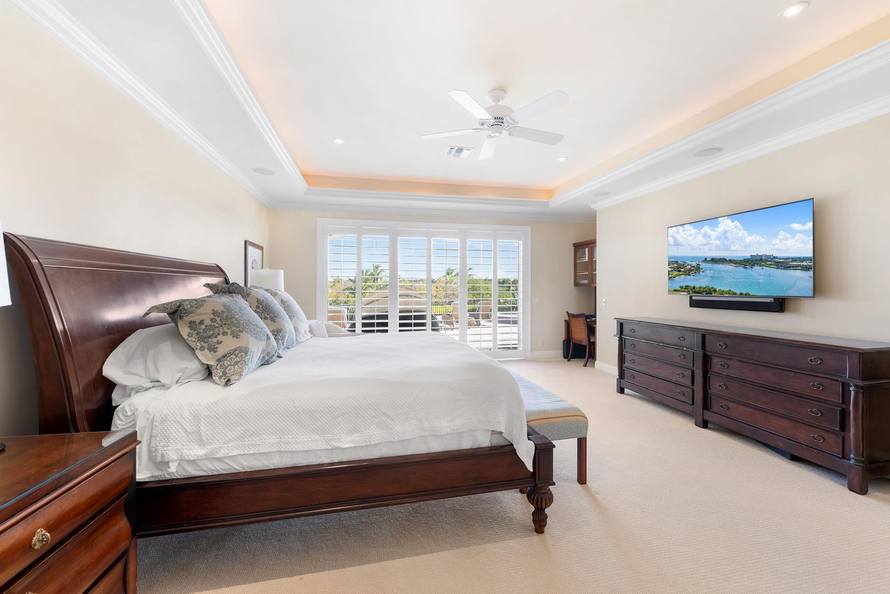Image to showcase the property located at 17513 SE Conch Bar Avenue