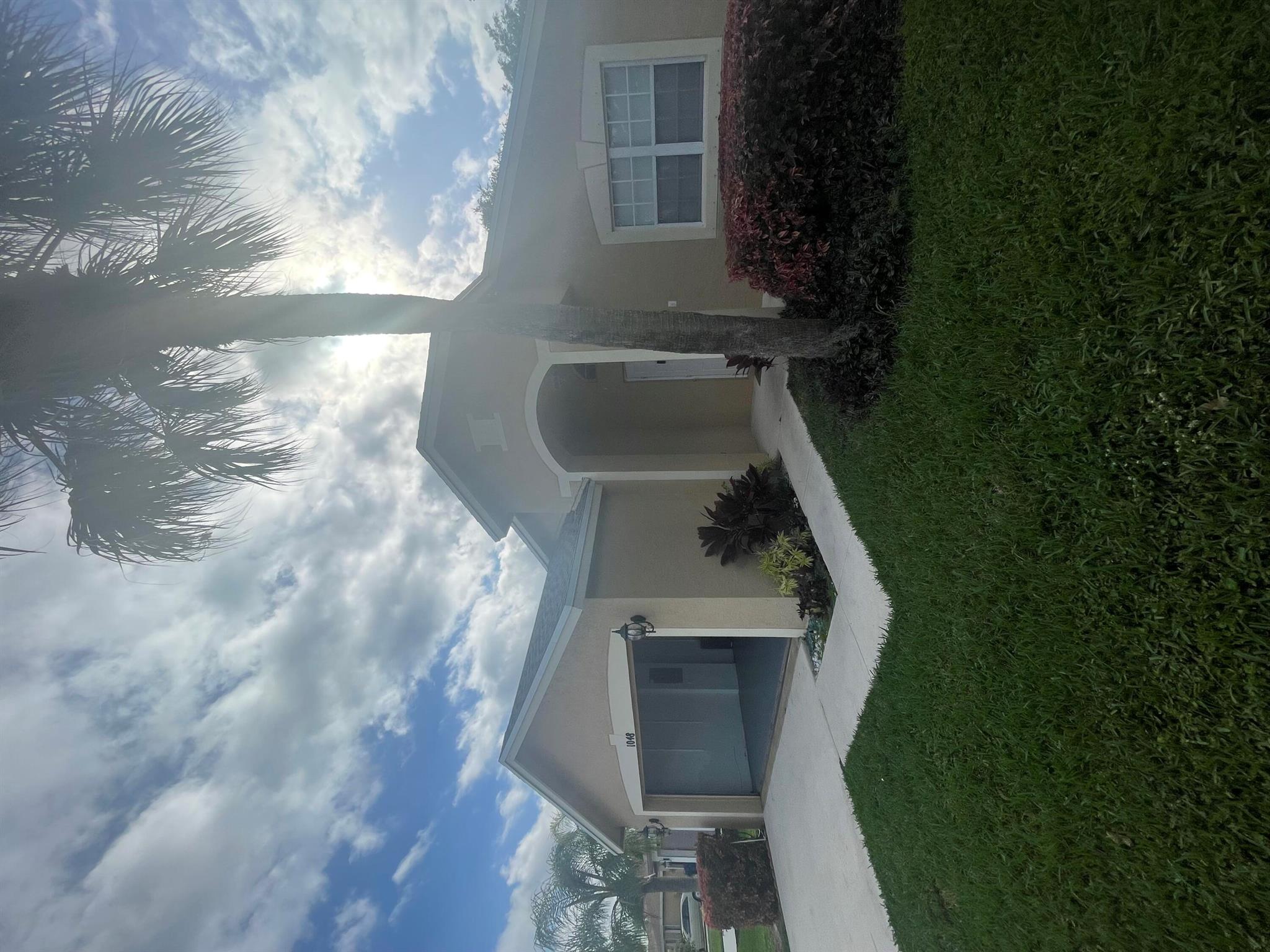 1048 Park Hill Drive, Haverhill, Florida 33417