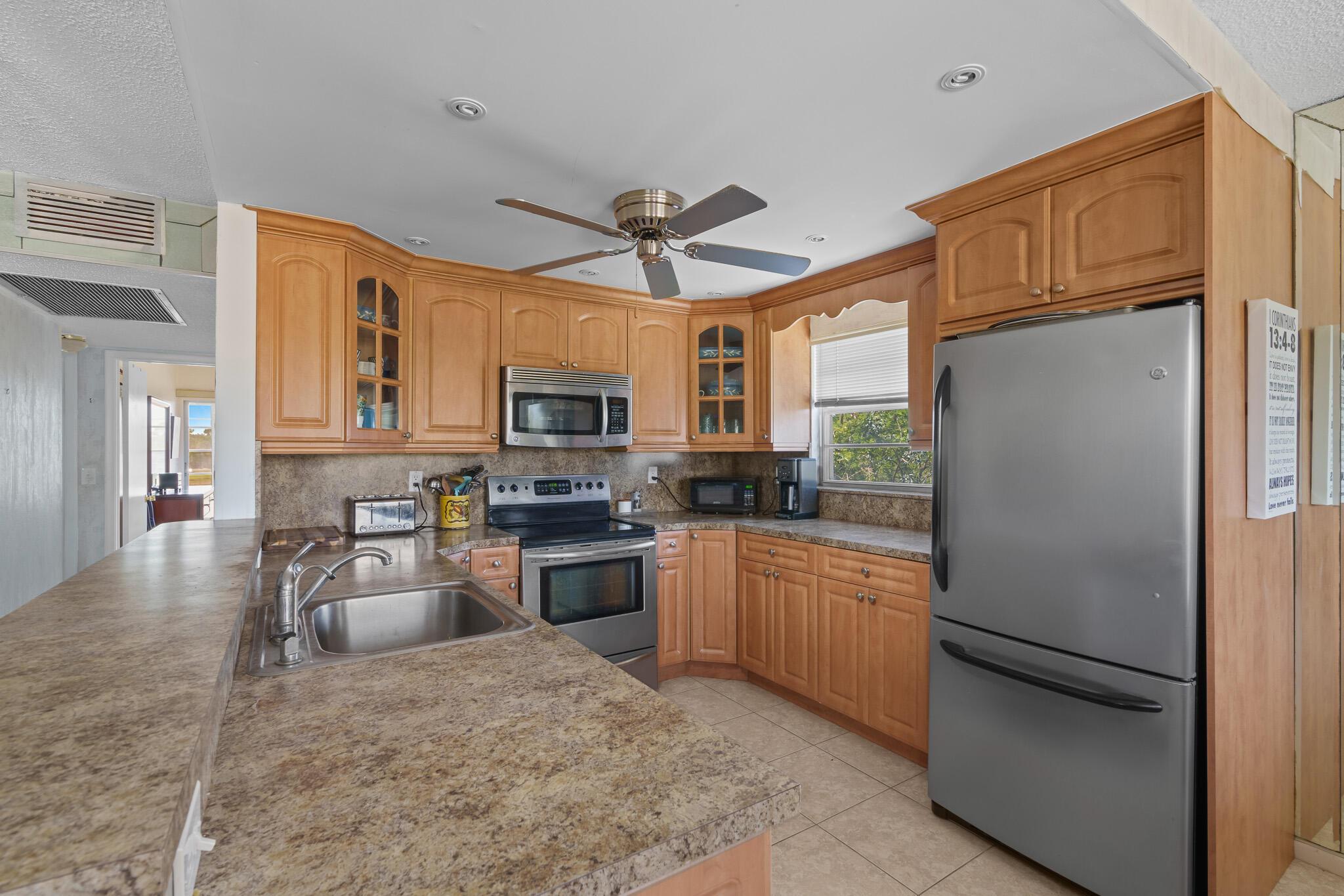 Photo 23 of home located at 3021 Ventnor H Crescent, Deerfield Beach FL