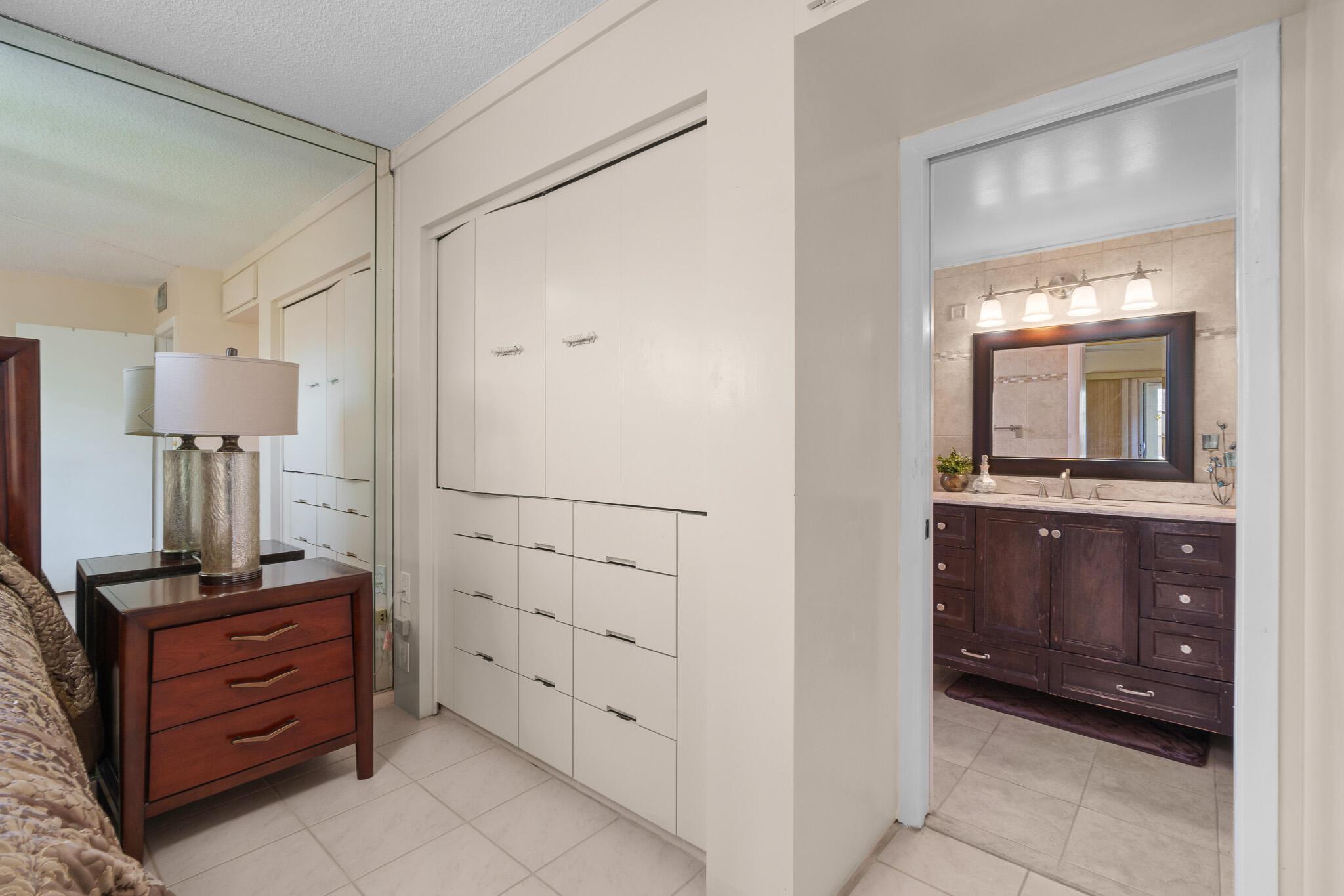 Photo 7 of home located at 3021 Ventnor H Crescent, Deerfield Beach FL