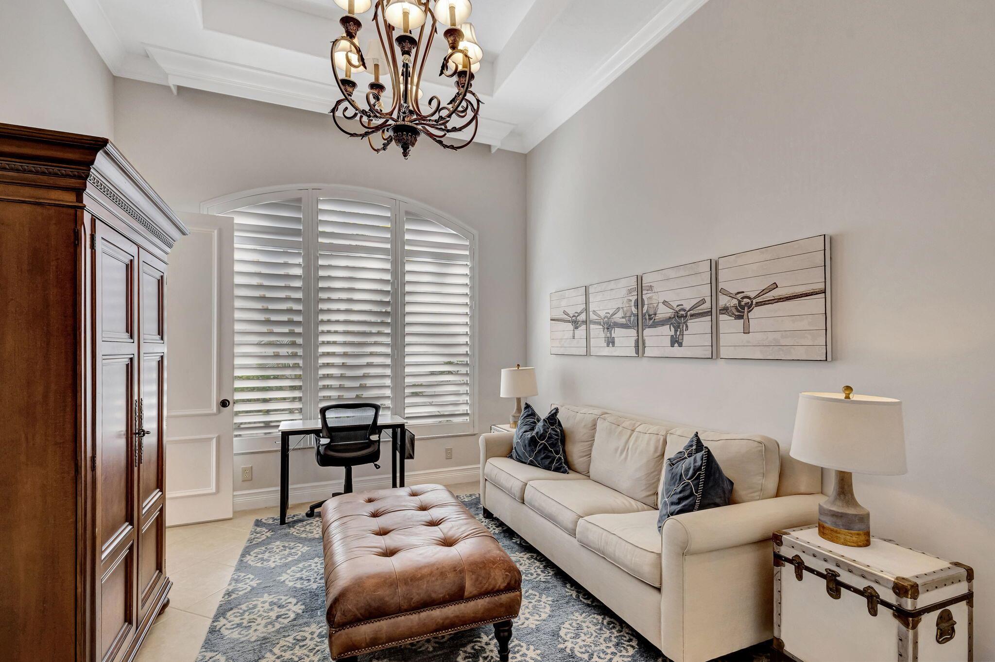Photo 9 of home located at 161 Esperanza Way, Palm Beach Gardens FL