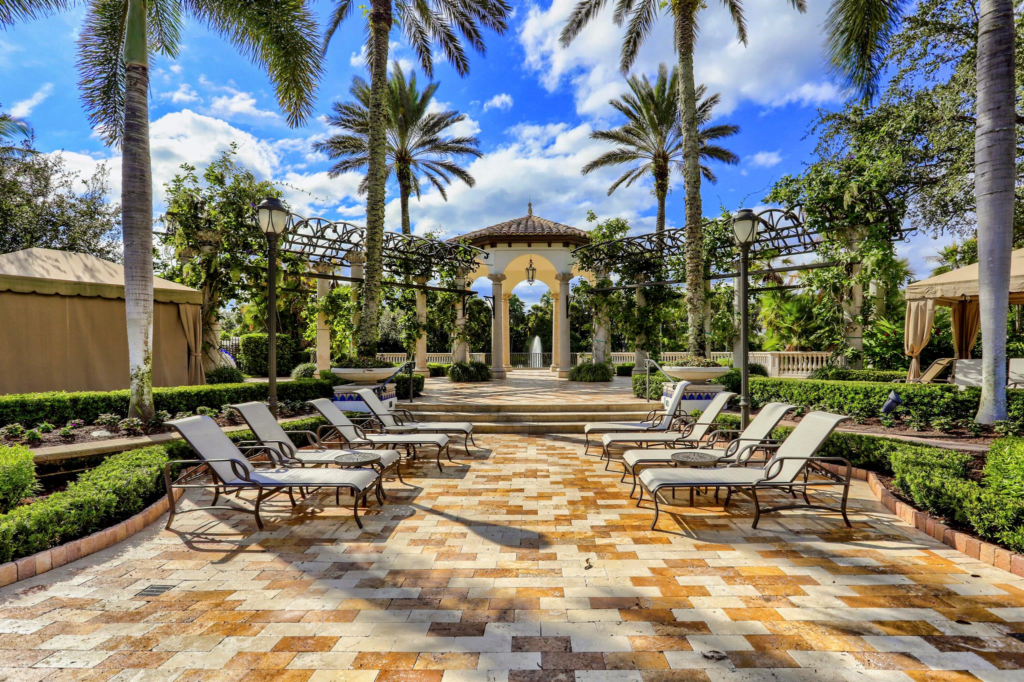 Photo 114 of home located at 161 Esperanza Way, Palm Beach Gardens FL