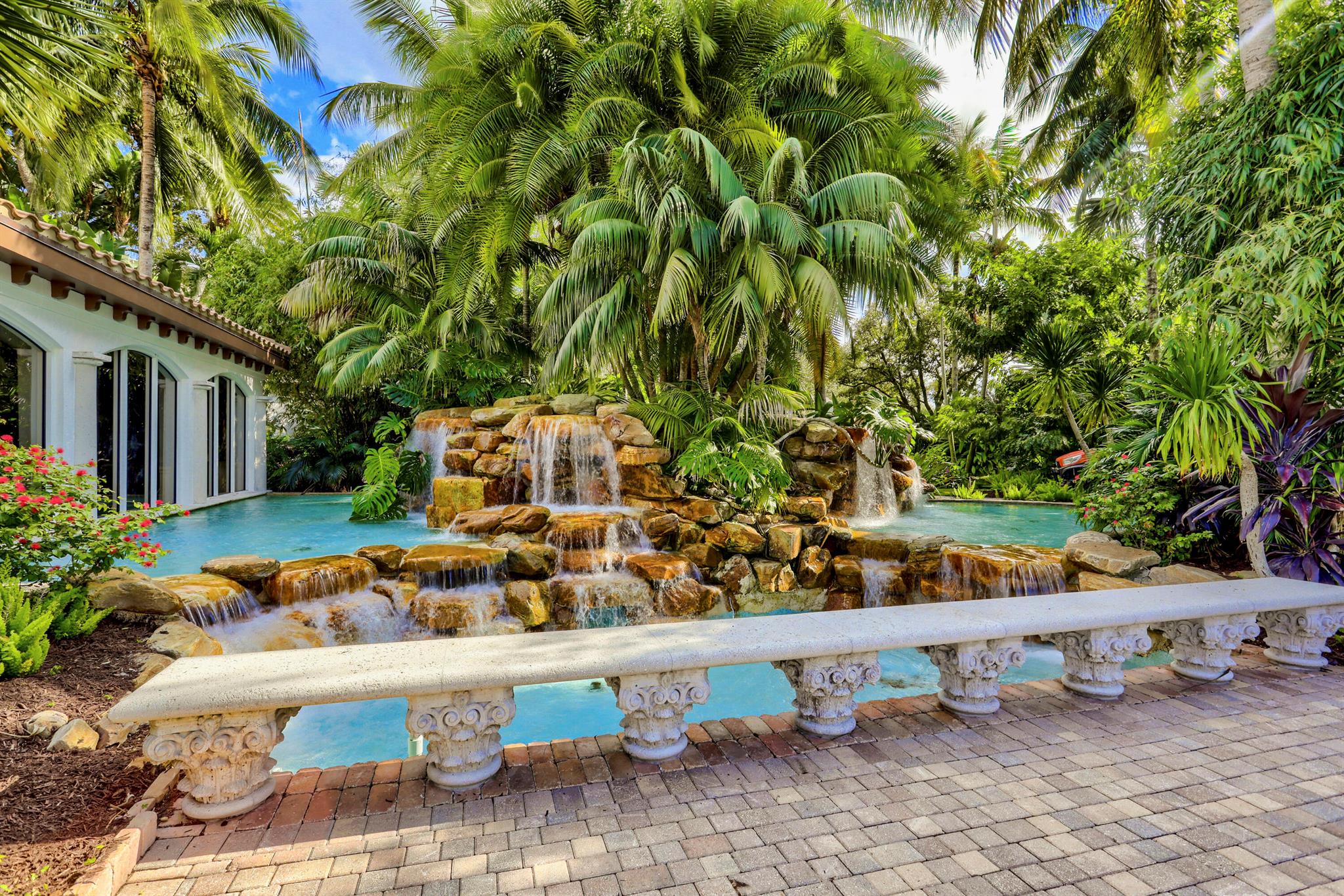 Photo 131 of home located at 161 Esperanza Way, Palm Beach Gardens FL