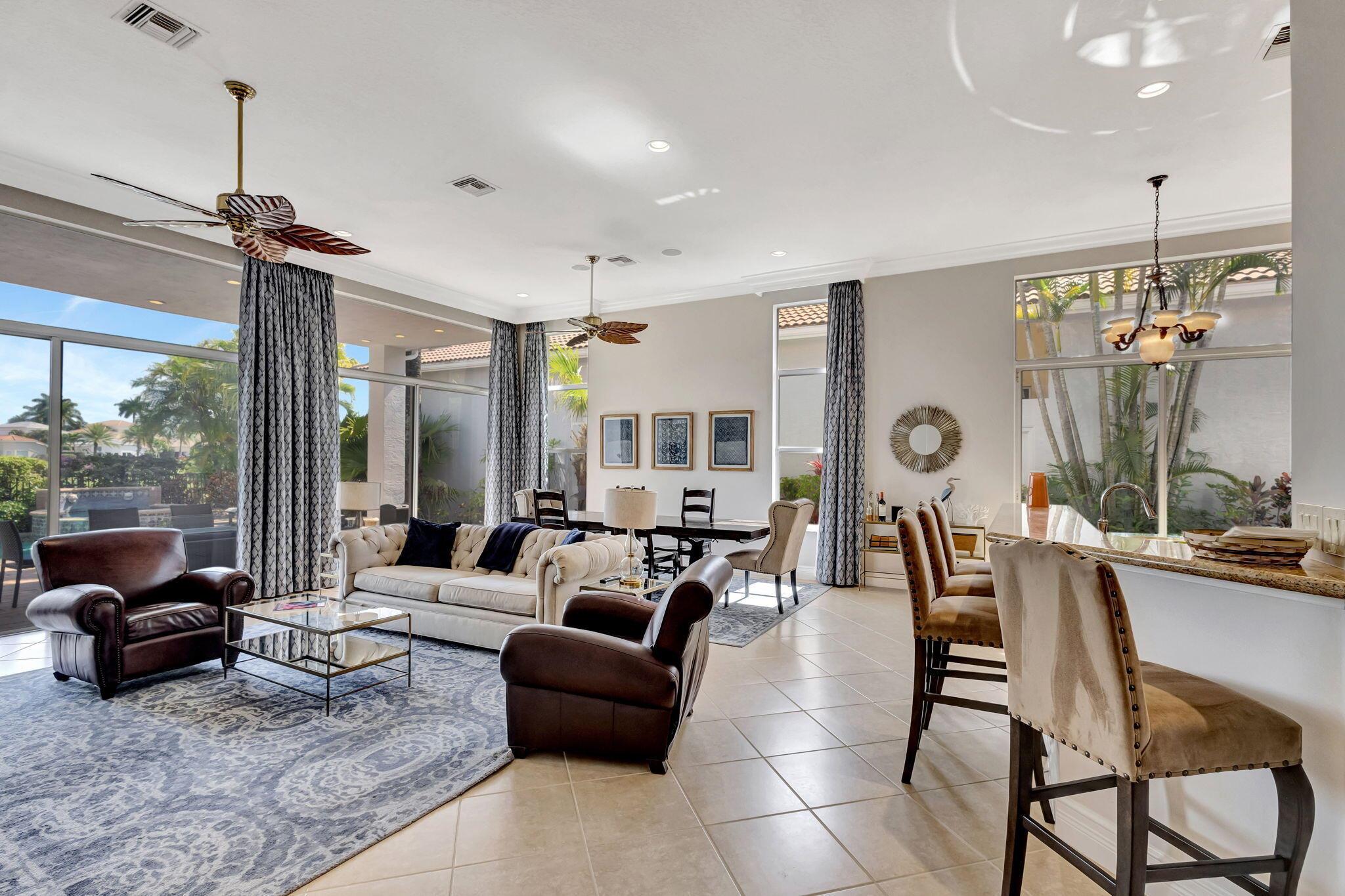 Photo 15 of home located at 161 Esperanza Way, Palm Beach Gardens FL