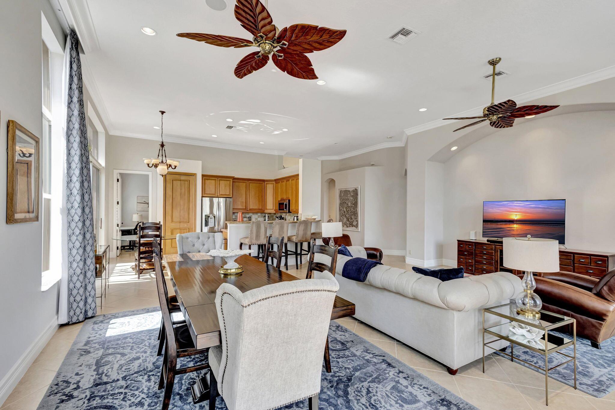 Photo 19 of home located at 161 Esperanza Way, Palm Beach Gardens FL