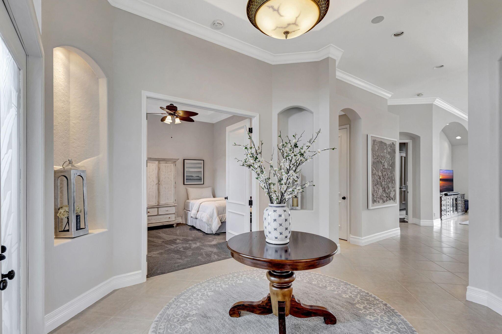 Photo 7 of home located at 161 Esperanza Way, Palm Beach Gardens FL