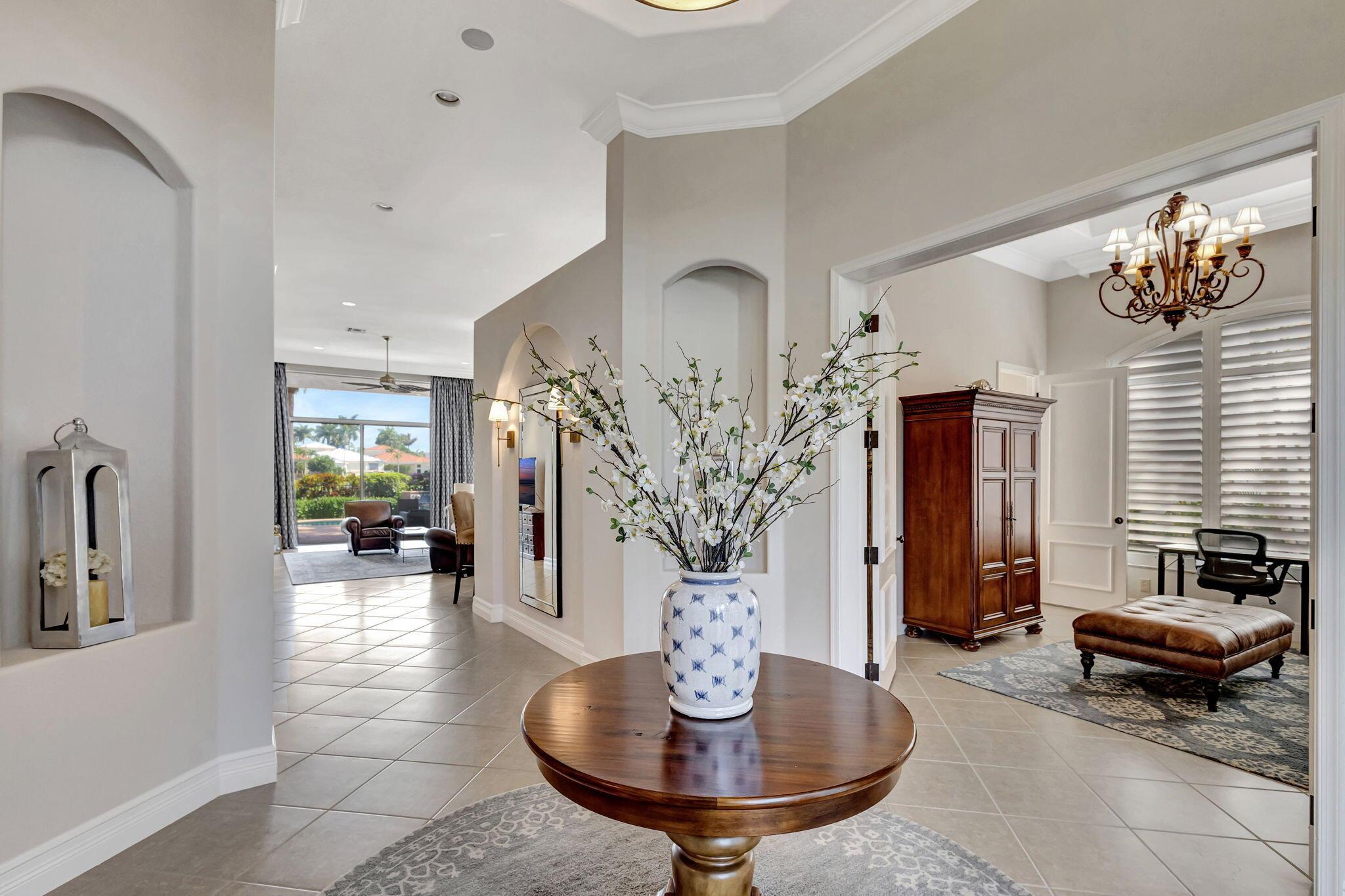 Photo 8 of home located at 161 Esperanza Way, Palm Beach Gardens FL