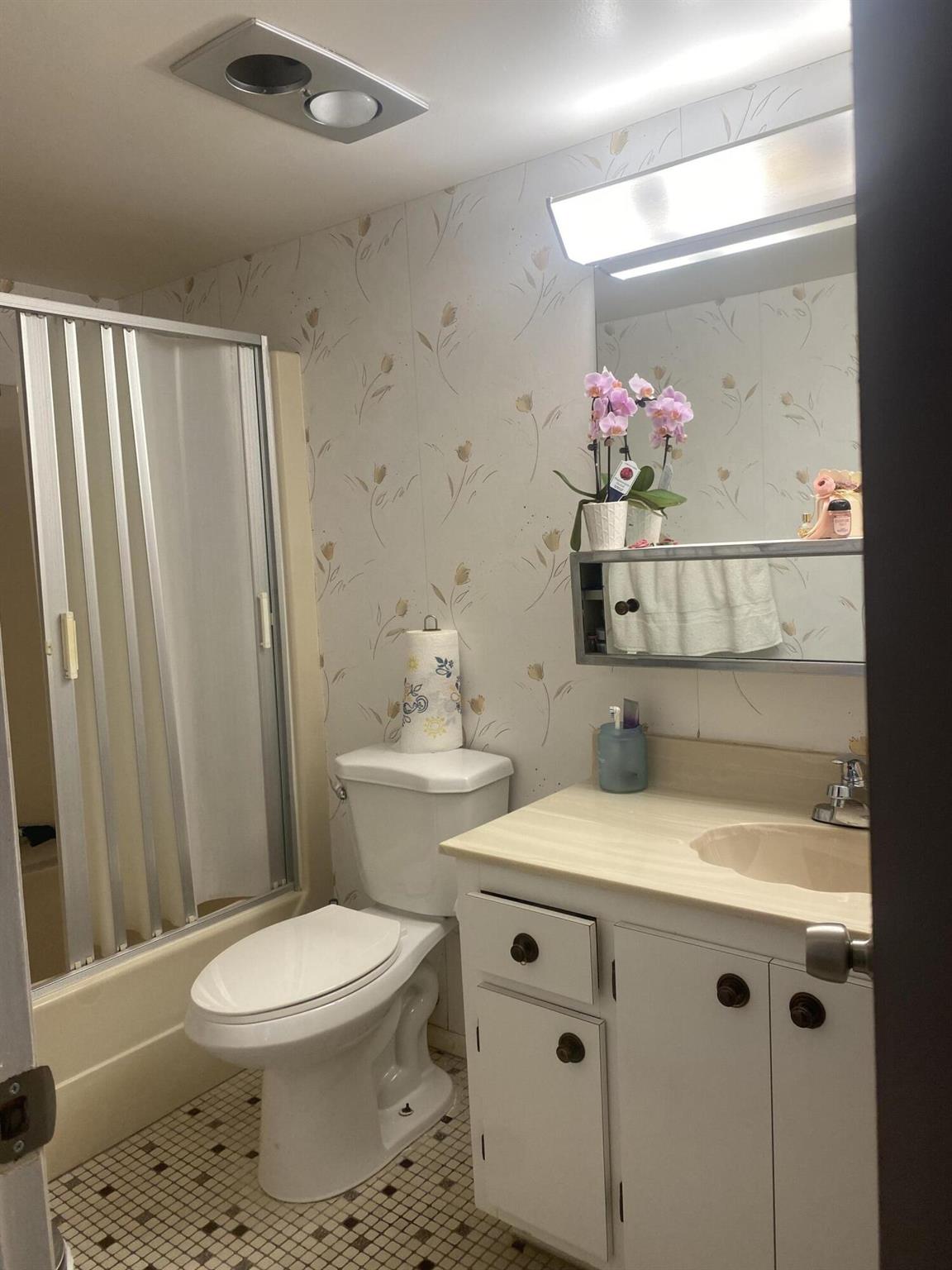Photo 5 of home located at 114 Lake Carol Drive, West Palm Beach FL