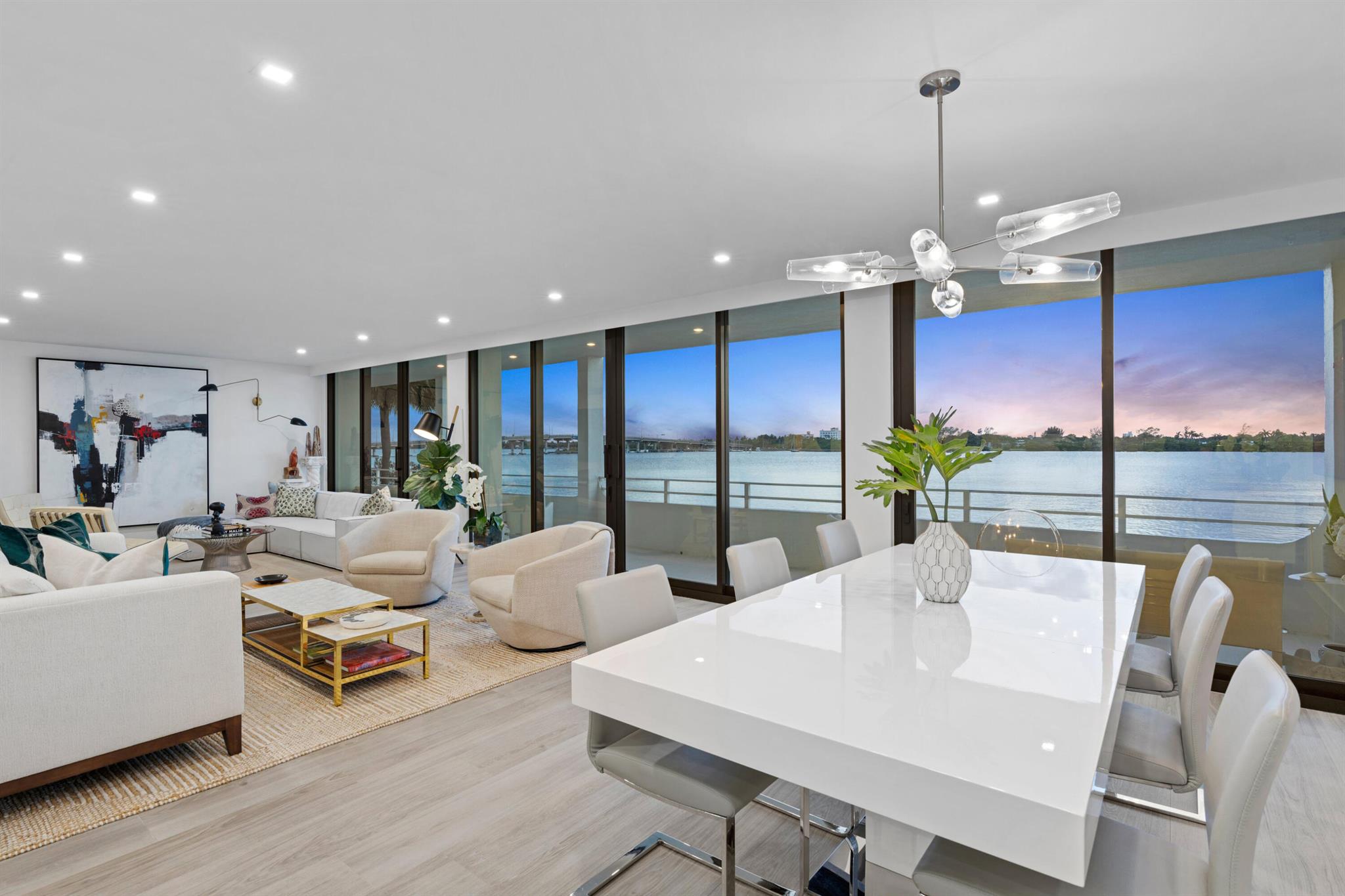 Photo 5 of home located at 2784 S Ocean Boulevard 101s, Palm Beach FL