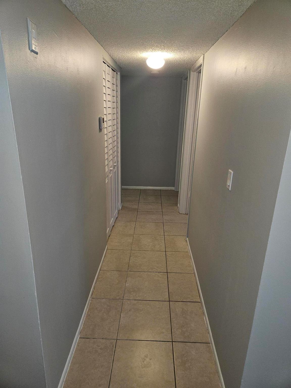 Photo 8 of home located at 1153 Lake Victoria Drive J, West Palm Beach FL