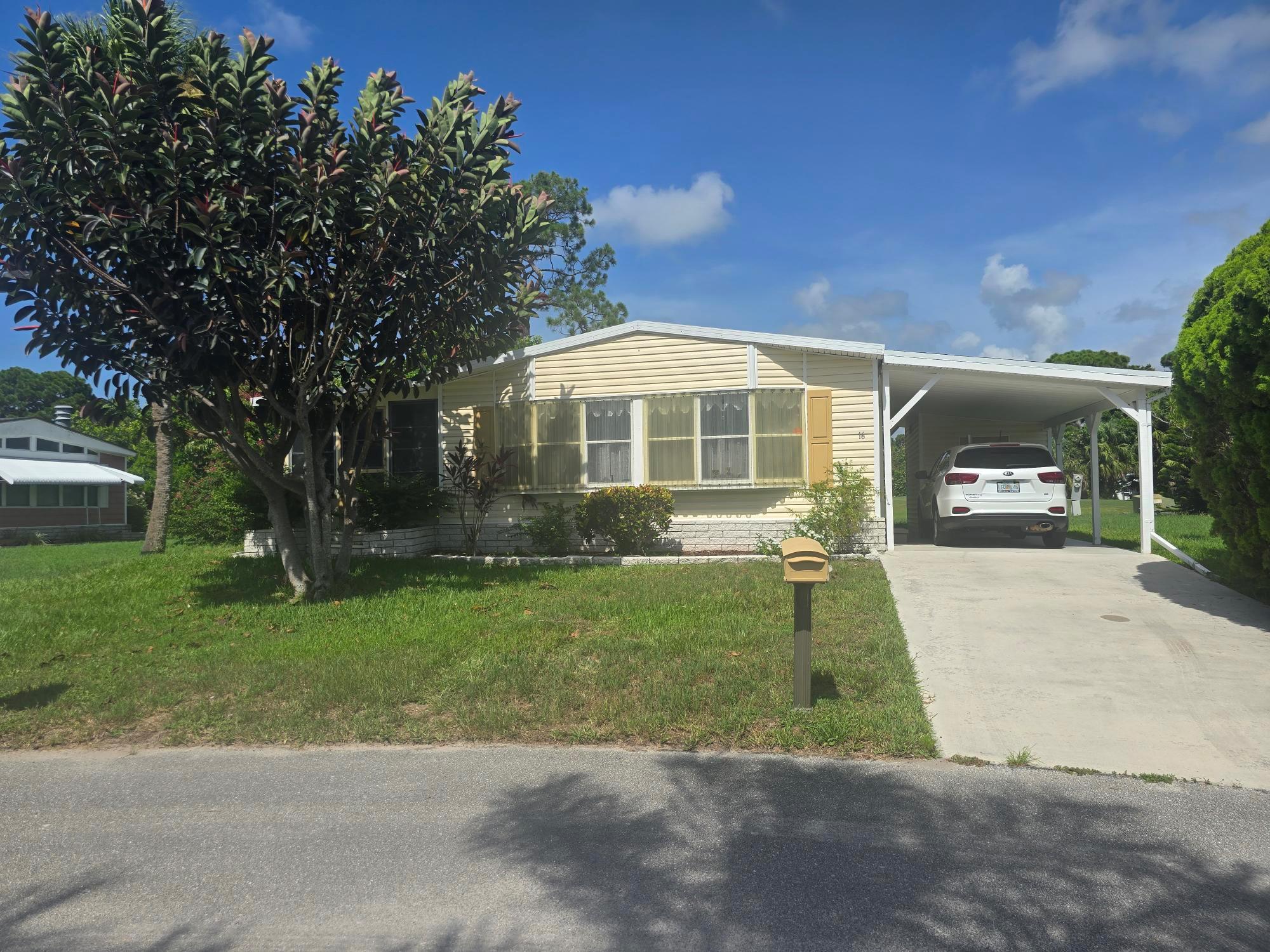 2 Bedroom 2 Bath, fully furnished, Laminate and Tile Floors, huge back patio overlooking the Golf Course.