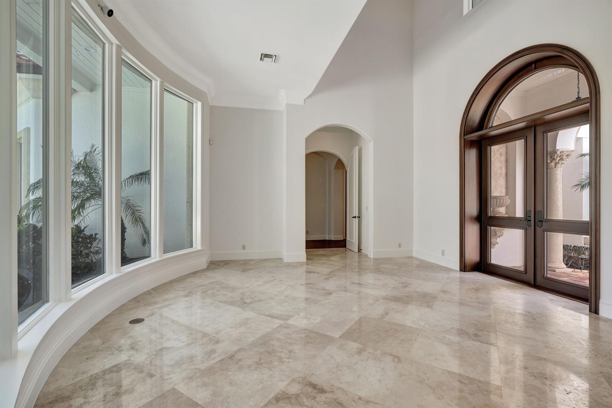 Image to showcase the property located at 753 Harbour Isle Place