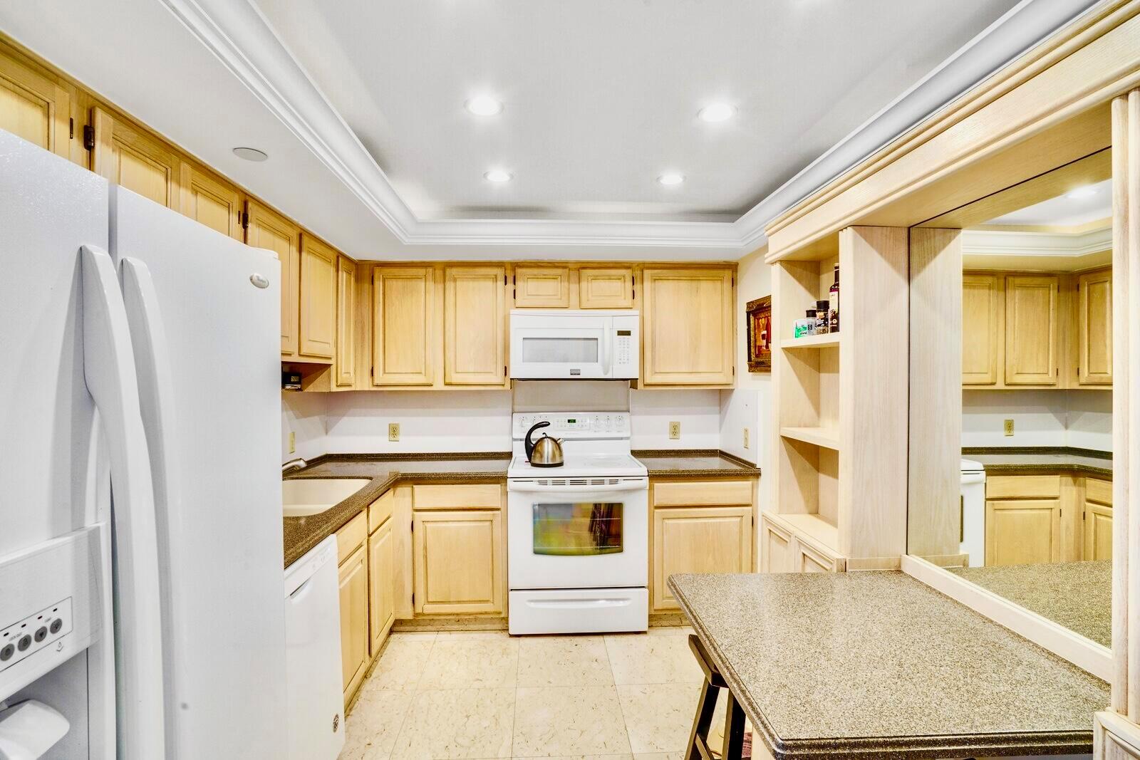 Photo 6 of home located at 4101 N Ocean Boulevard D-1605, Boca Raton FL