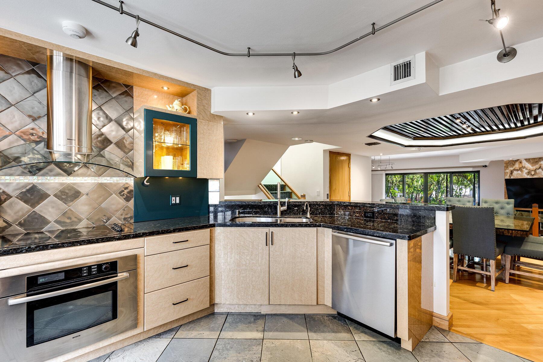 Photo 14 of home located at 4401 N Ocean Boulevard 15, Boca Raton FL