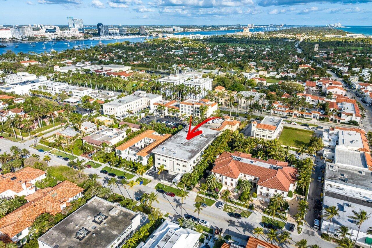 Photo 17 of home located at 227 Brazilian Avenue 3f, Palm Beach FL