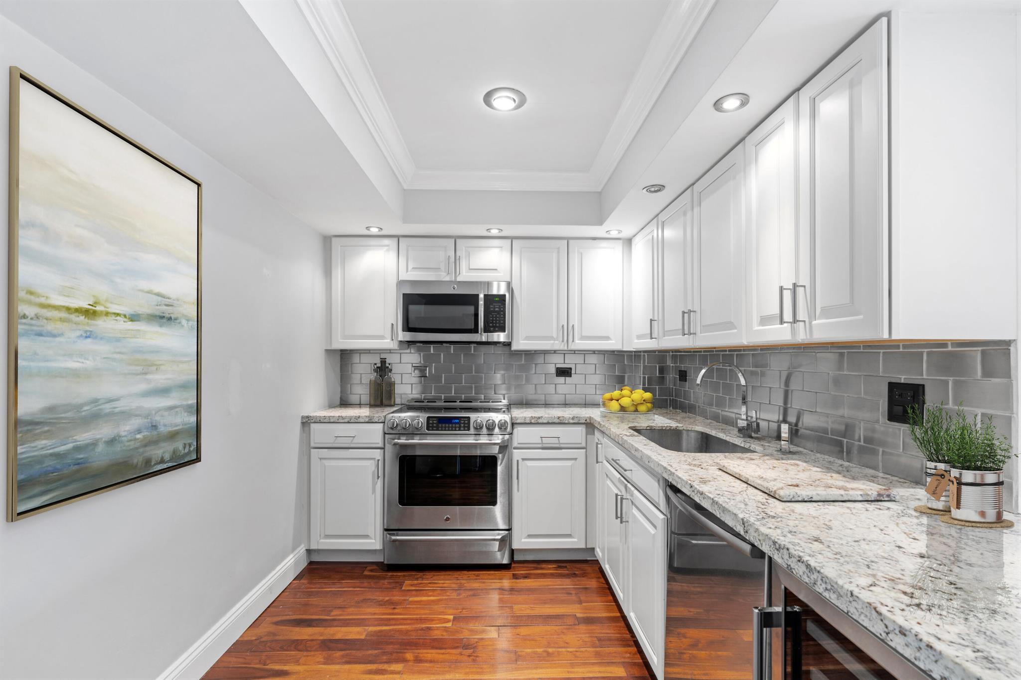 Photo 5 of home located at 227 Brazilian Avenue 3f, Palm Beach FL