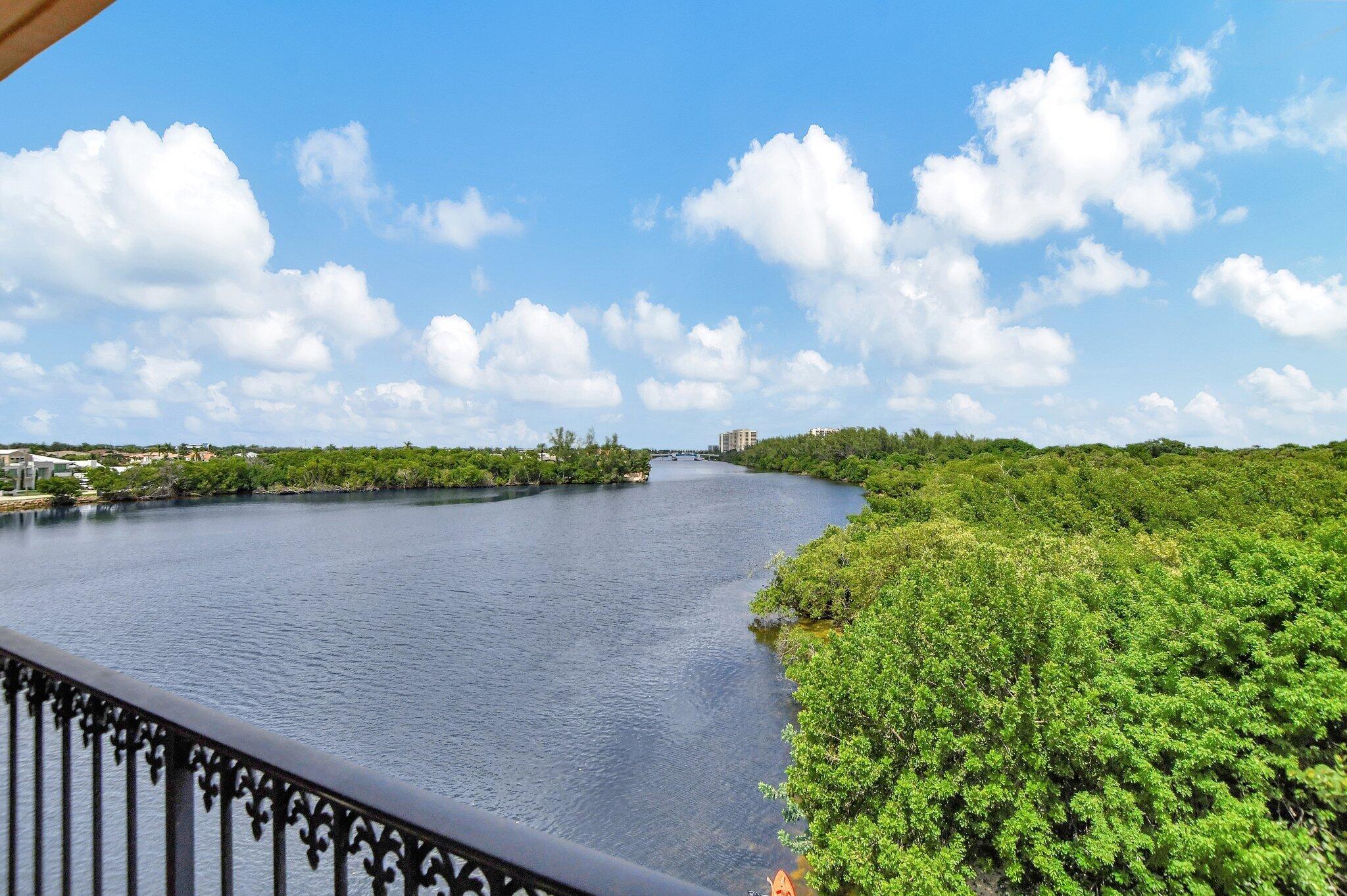 Experience the BEST views San Remo has to offer in this corner 2-bedroom, 2-bath condo conveniently situated next to Spanish River Park and directly across a private beach. The unit features a spacious screened-in balcony overlooking the intracoastal, a large open living/dining area and an eat-in kitchen with breakfast nook and an Extra area for laundry room to be added. Spectacular water views from the Master Bedroom as well as from the kitchen and living room. Both bathrooms have been fully renovated.  The kitchen is equipped with brand-new stainless steel appliances, AC installed in 2022 and impact glass. As a Boater, enjoy having your own boat docked in the Bay of Flowers. Spend early evenings watching the breathtaking sunsets from your own balcony. Additional features include a fitness room, library, spa, putting green, and bocce and shuffleboard courts plus several BBQ areas throughout the property. 

Conveniently located near shopping, dining, and entertainment, this condo is the perfect place to call home or a seasonal retreat. Don't miss out&#x14;come see it and experience the lifestyle you've been dreaming of!