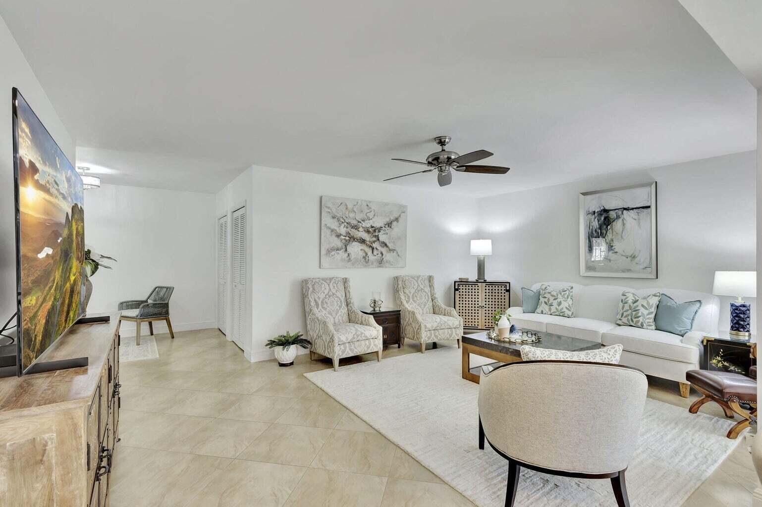 Photo 6 of home located at 17137 Waterbend Drive 103, Jupiter FL