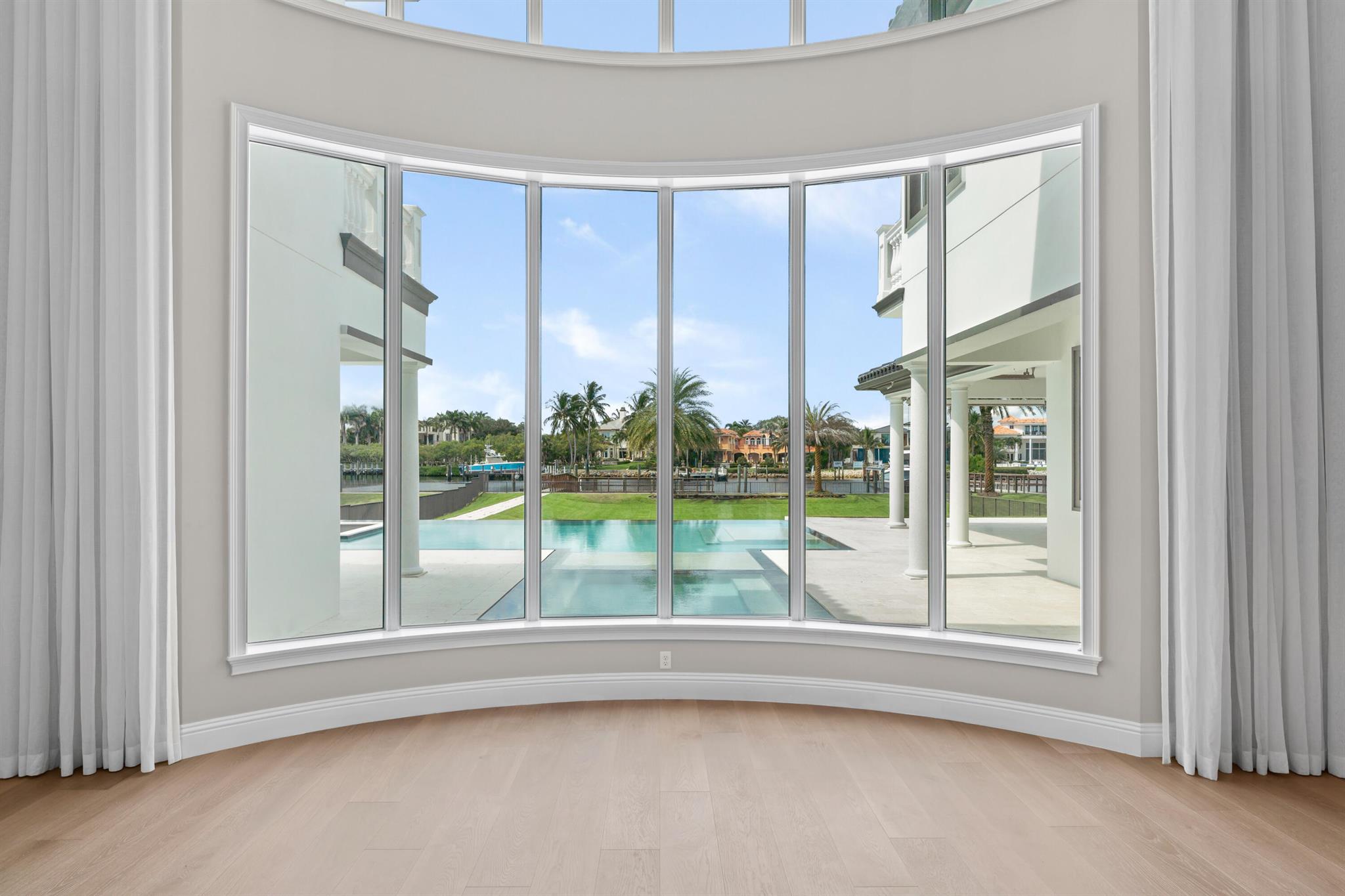 Image to showcase the property located at 13815 Baycliff Drive