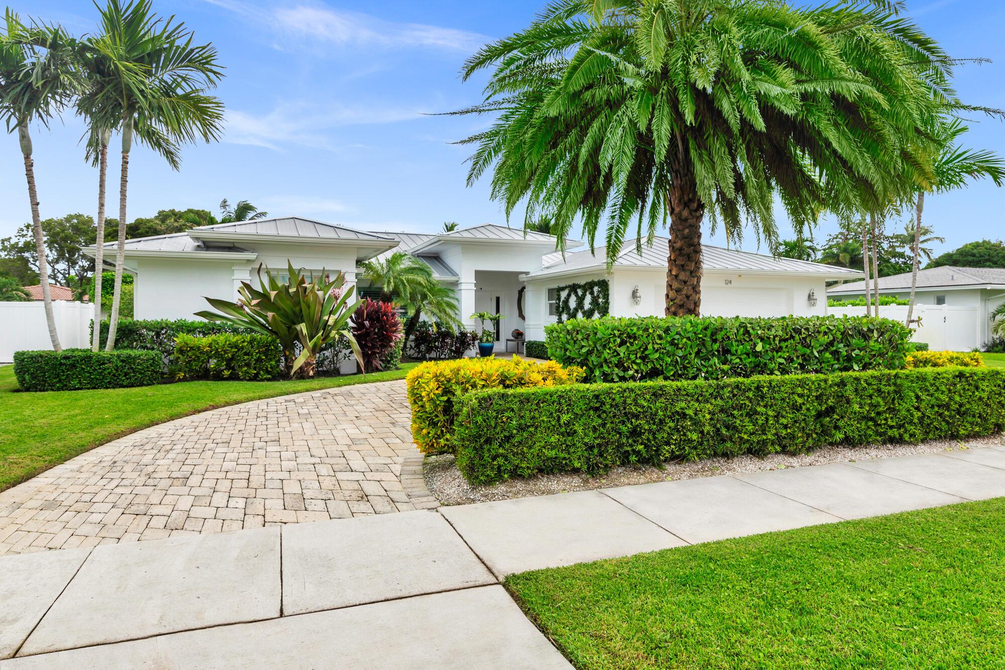 This North Palm Beach gem has been completely renovated from the ground up. Located in one of the most desirable neighborhoods in northern Palm Beach county, this home and neighborhood has it all! This home will not last.