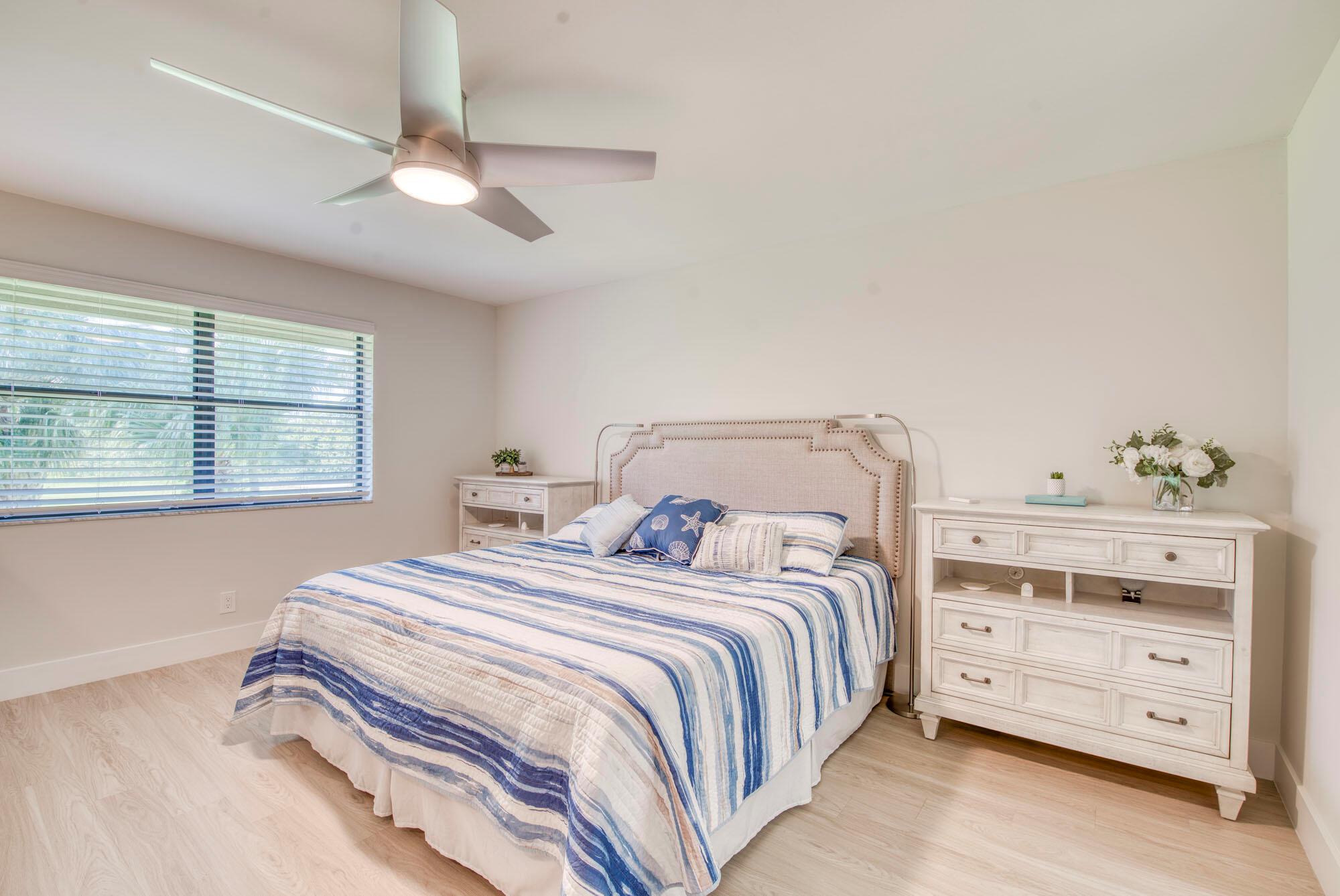 Photo 13 of home located at 13335 Touchstone Place 204, Palm Beach Gardens FL