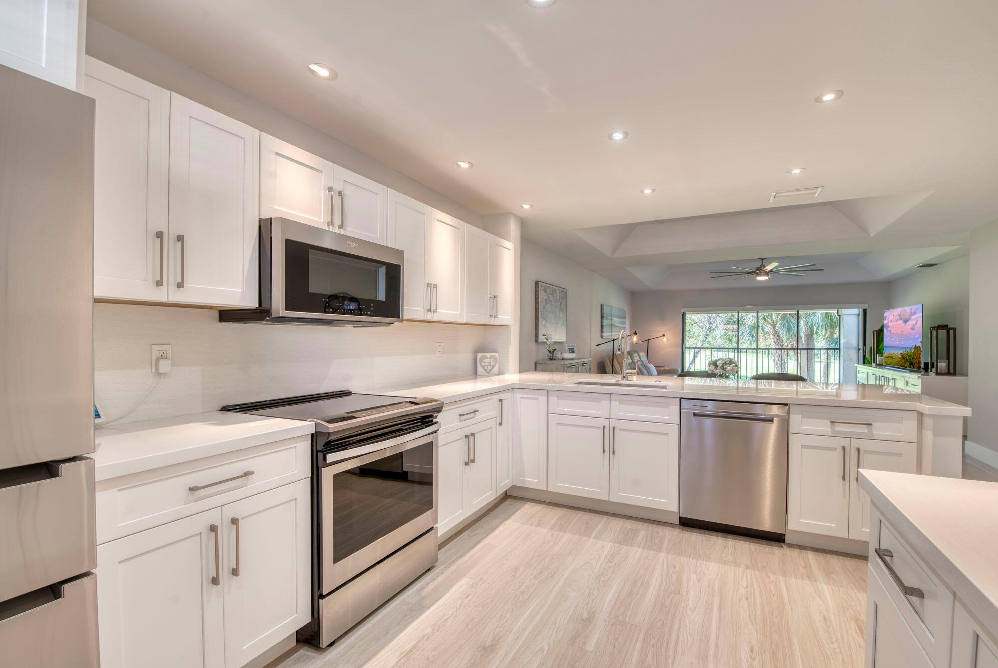 Photo 4 of home located at 13335 Touchstone Place 204, Palm Beach Gardens FL