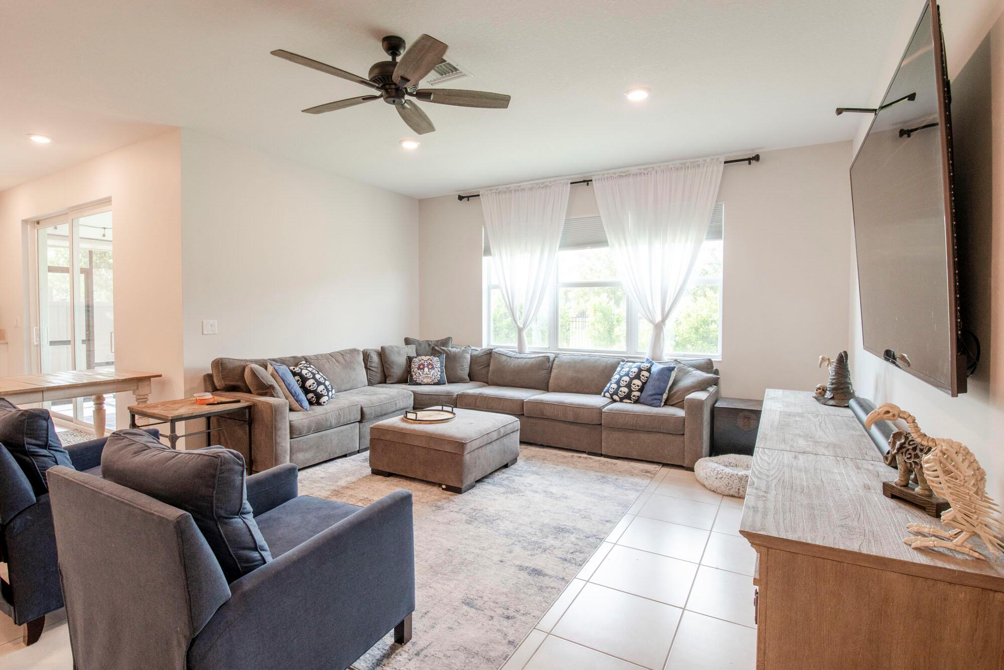 Photo 5 of home located at 1227 Timber Reap Trail, The Acreage FL