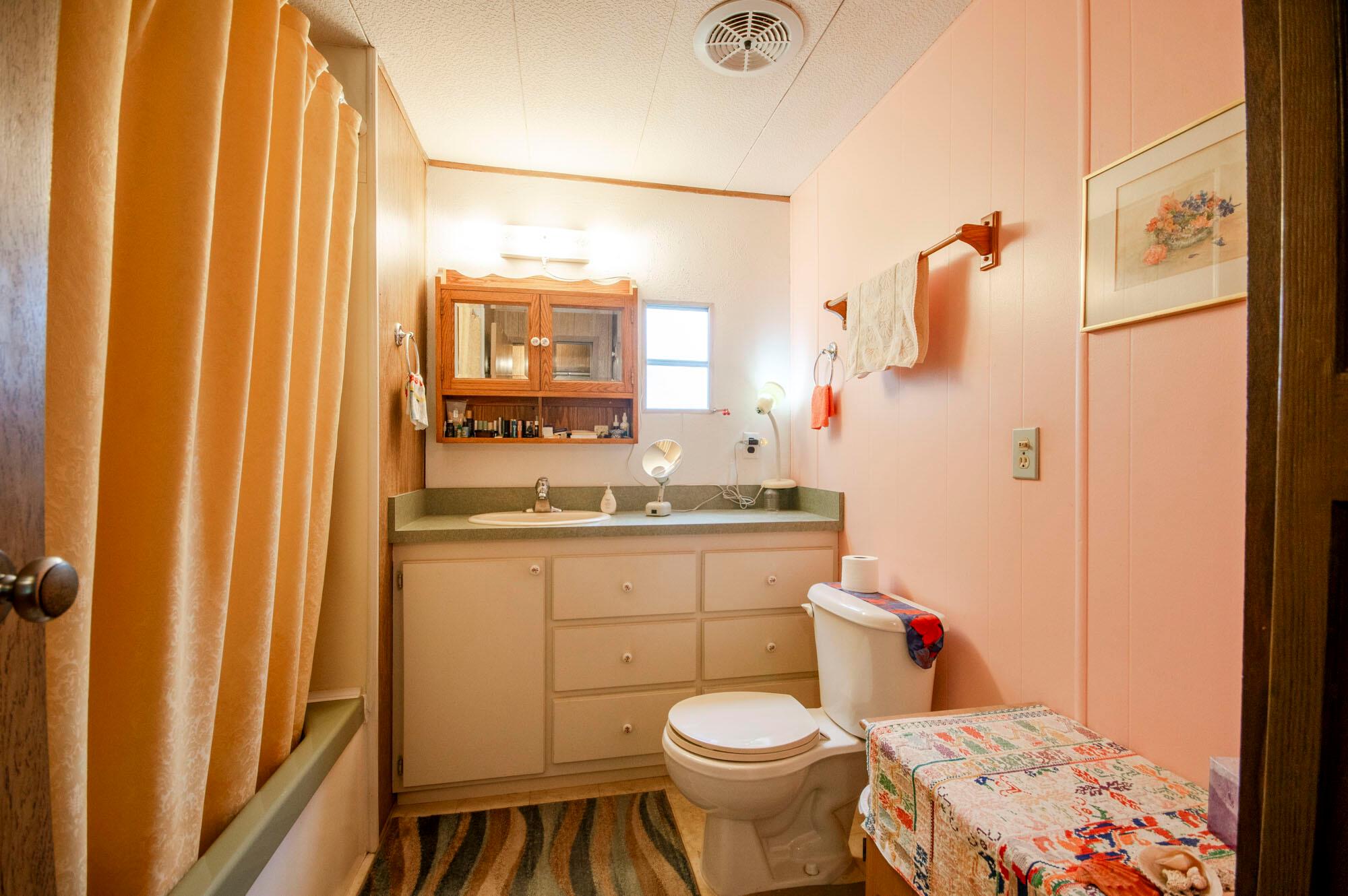 Photo 9 of home located at 266 SE Trafalgar Terrace, Stuart FL