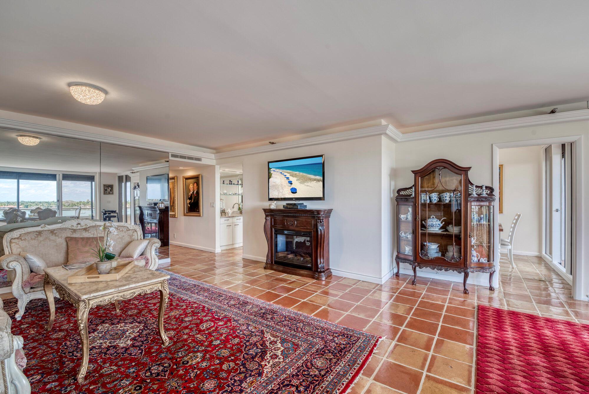 Photo 11 of home located at 529 S Flagler Drive 6g, West Palm Beach FL