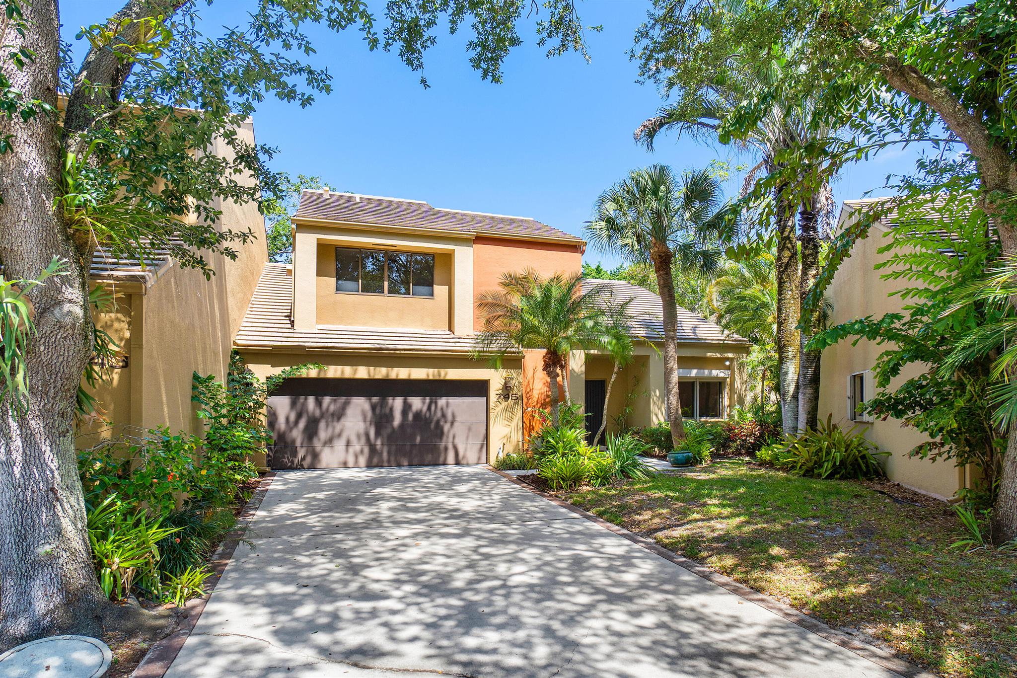 Nestled in a tranquil community in East Boca Raton, this two-level townhome offers an ideal blend of convenience and serenity. Situated near a plethora of amenities including restaurants, Florida Atlantic University (FAU), shopping centers, and the hospital, residents enjoy the best of suburban living with easy access to urban conveniences. This townhome presents an exciting opportunity for those seeking to personalize their living space in a desirable East Boca Raton location.