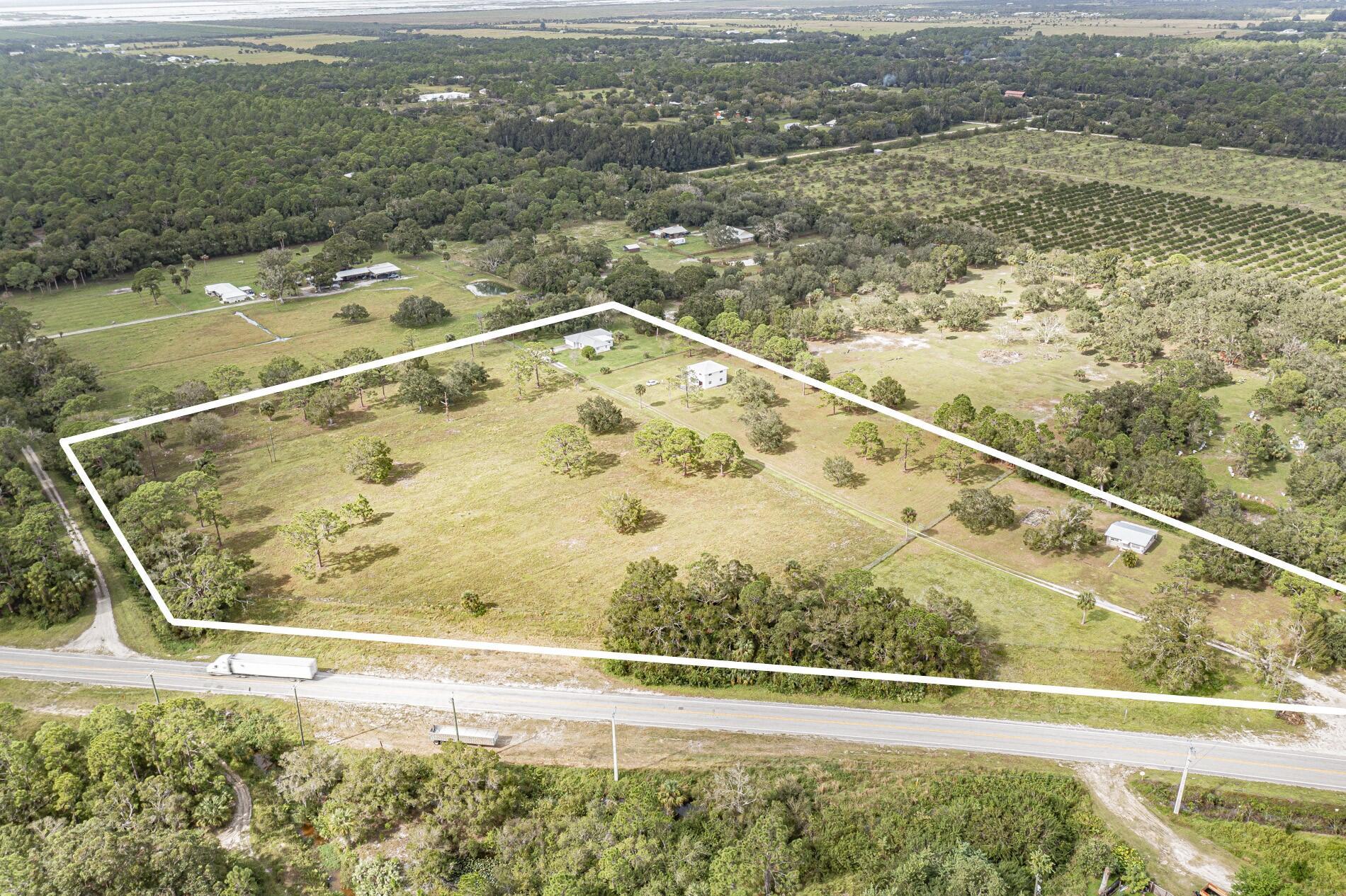 Casa à Venda em Fellsmere, FL
