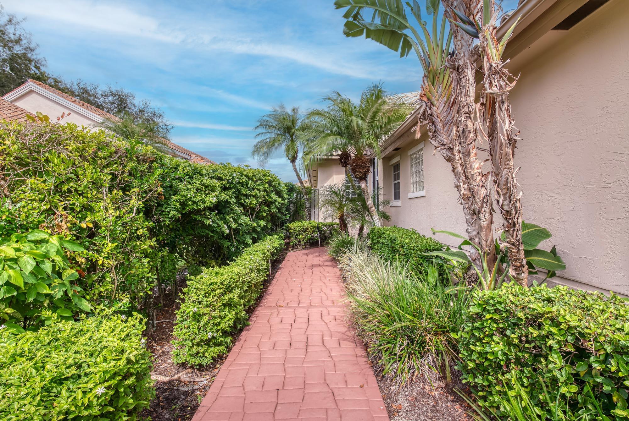 Image to showcase the property located at 942 Augusta Pointe Drive