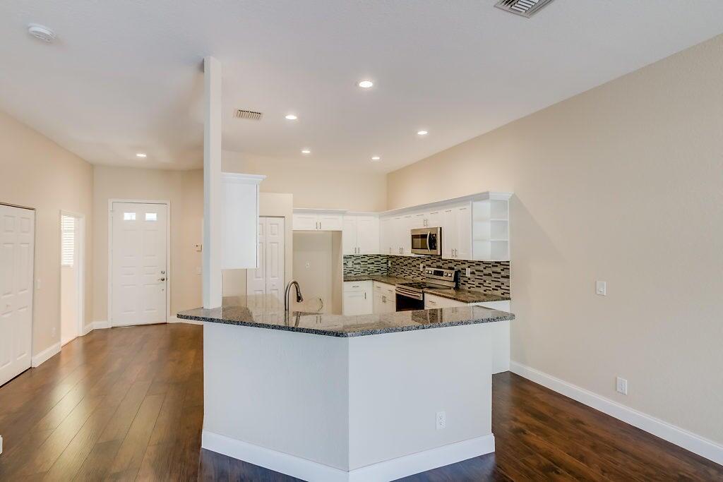117 Barefoot Cove Unit , Hypoluxo, Florida 33462
