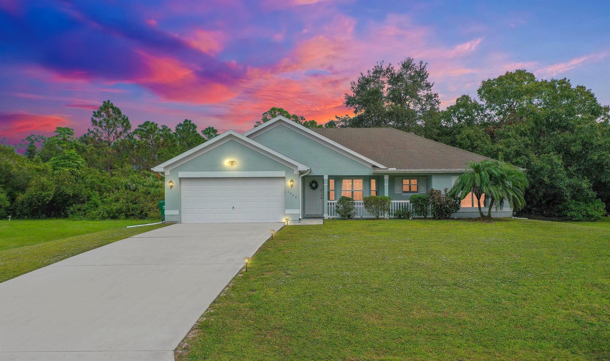 Lots of natural light, high ceilings, and an open floor plan make this home live BIG. Clean, white appliances, breakfast bar and large eat-in area make the kitchen very functional. Split bedroom plan gives privacy to the primary home owner. Primary bath includes walk-in jetted tub to erase the day's stress. Large laundry room with lots of potential Backyard is a private oasis against undeveloped land and features the occasional wildlife visitor. This great home is ready for its next owner.