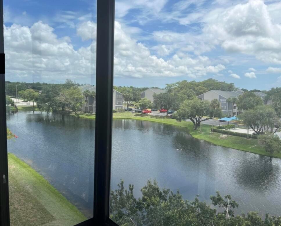 8030 Hampton Boulevard Unit 502, North Lauderdale, Florida 33068
