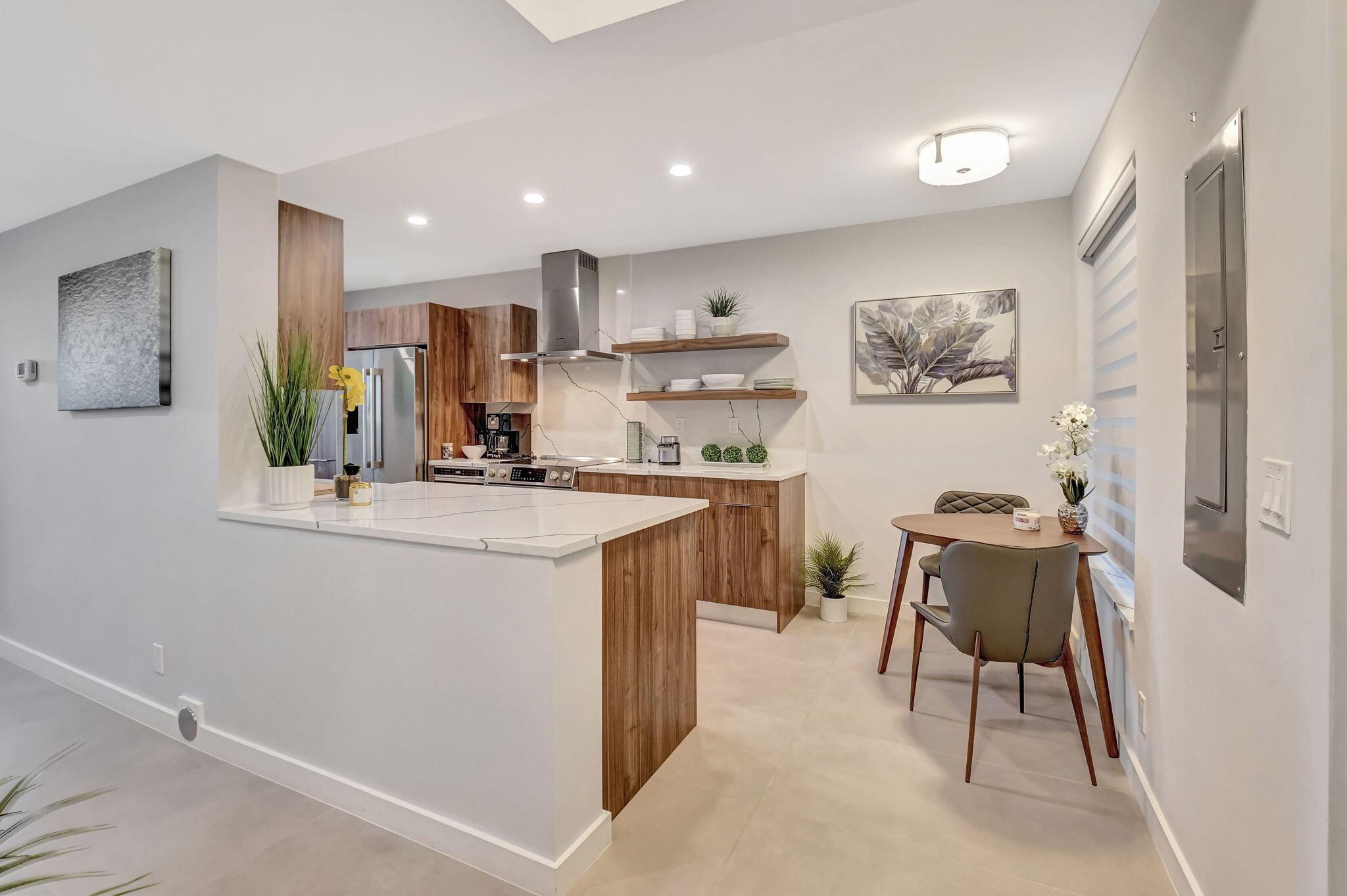 Photo 7 of home located at 800 Greensward Court 104-I, Delray Beach FL