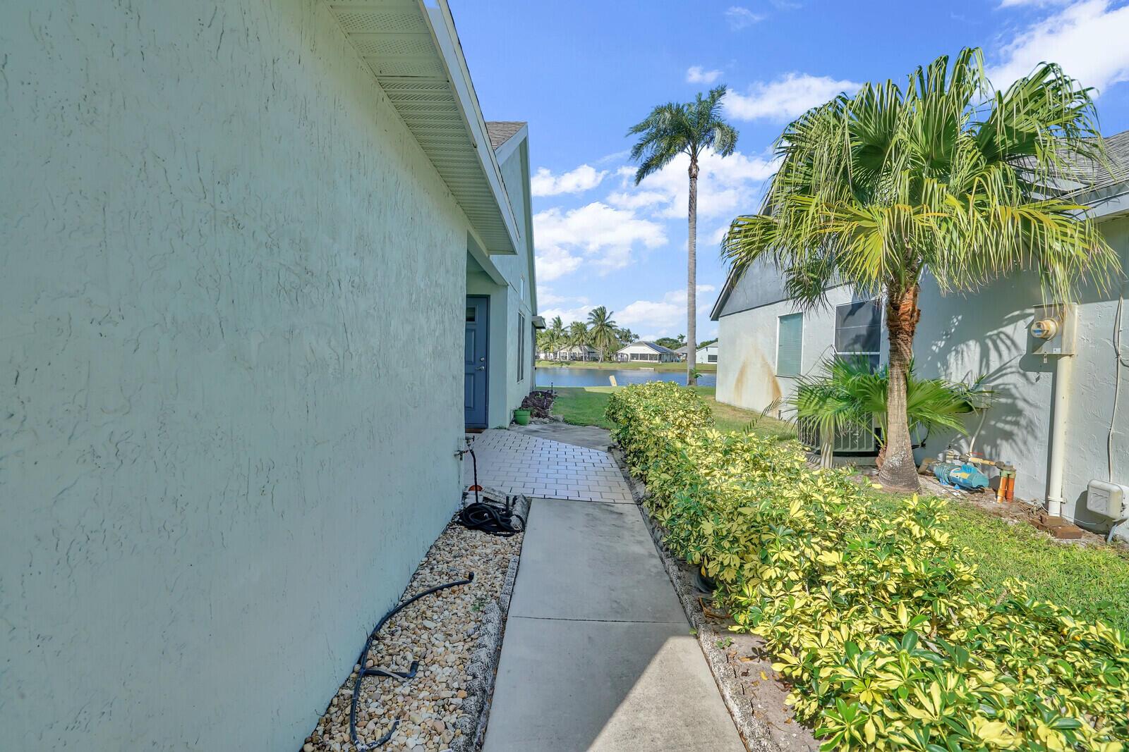 Photo 7 of home located at 32 Misty Meadow Drive, Boynton Beach FL