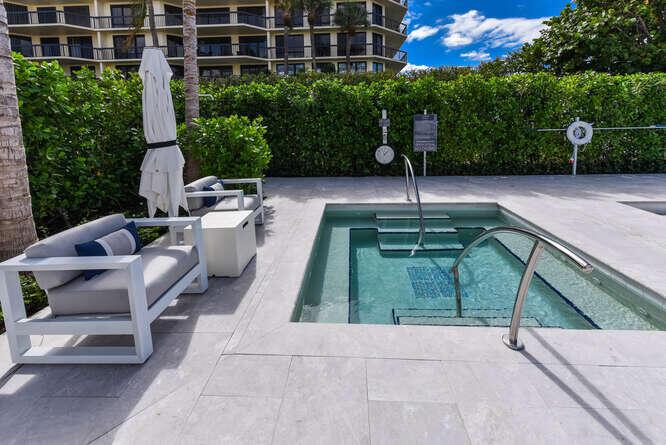 Photo 35 of home located at 2773 S Ocean Boulevard 2020, Palm Beach FL