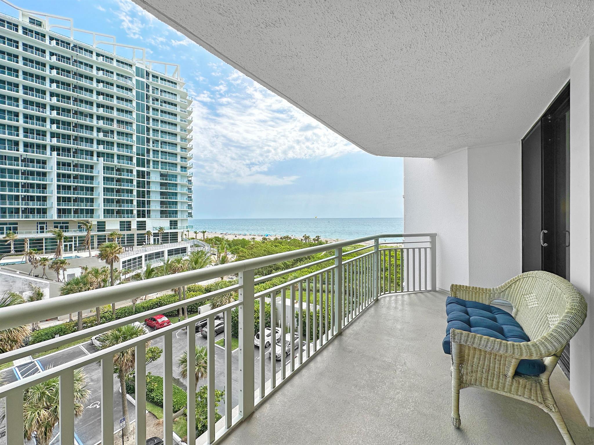 Spend winter enjoying all that Tiara has to offer! This luxury amenity building offers a true resort lifestyle: valet, 24/7 concierge, staffed gate, 2 restaurants just for residents. Enjoy the ocean view from your spacious balcony & beach chair service included w/ rental. Unit is updated w/ new furniture throughout. Tile flooring in all rooms. W/D in unit. Building amenities include a heated pool, jacuzzi, tennis & pickleball courts, men's & women's fitness w/ steam & sauna, billiard room, library, & card room. A 1BR bedroom suite for guests of residents. Beachside restaurant for eat-in or delivery. Marquis lounge on 43rd floor with spectacular 360 degree view, equipped with wifi. 15 mins to world class shopping, dining & entertainment. 25 mins to PBI airport.