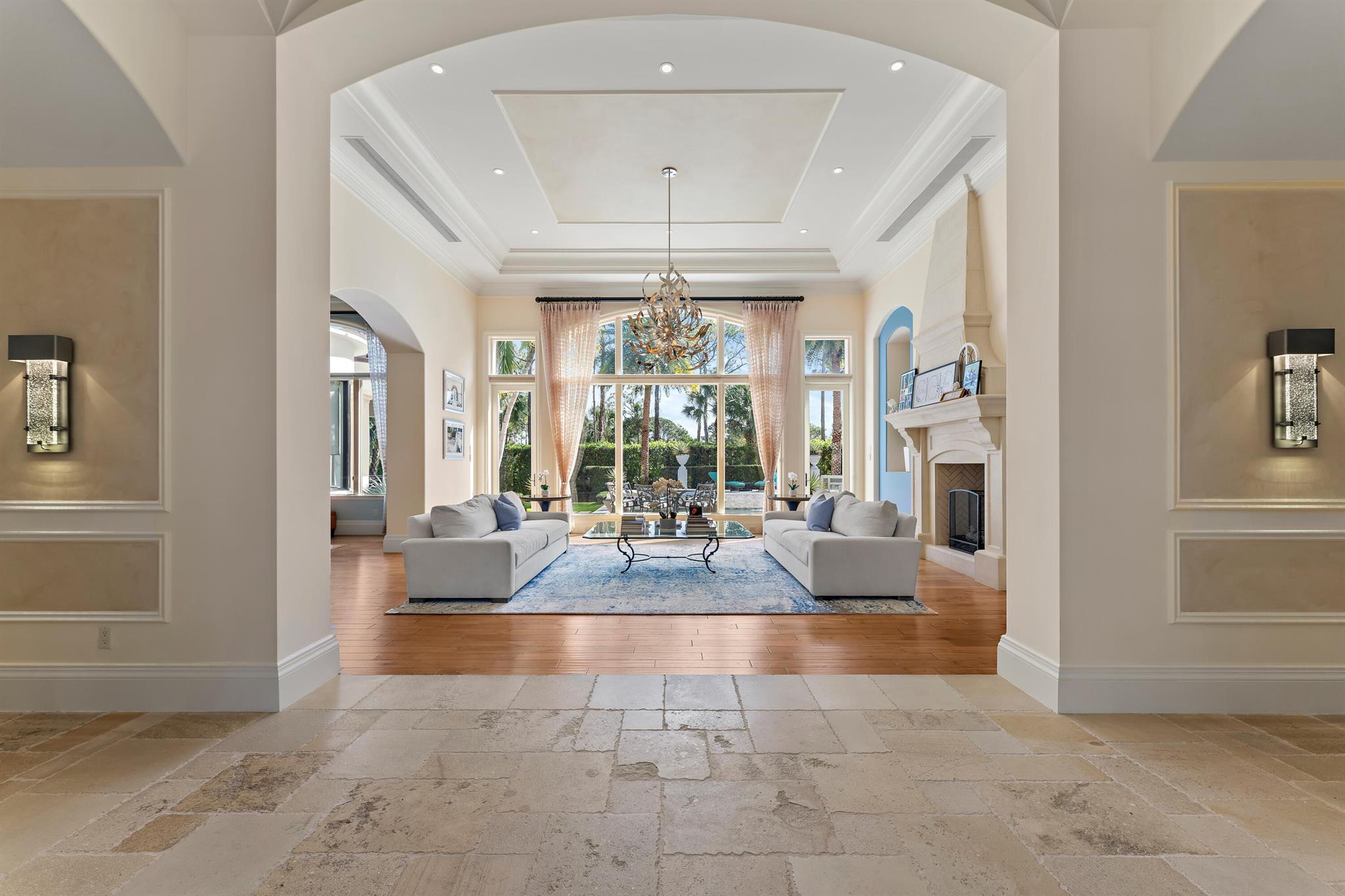 Image to showcase the property located at 135 W Bears Club Drive