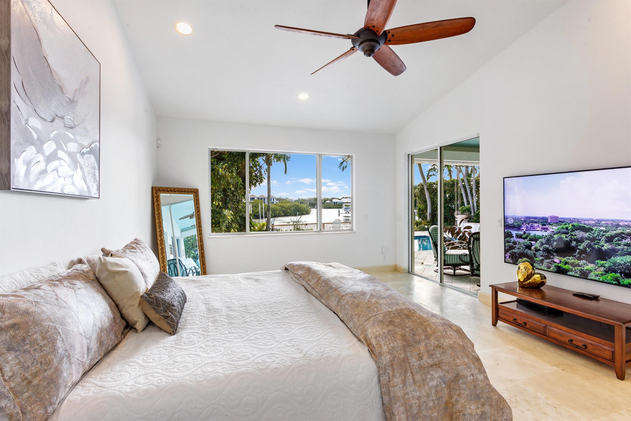 Photo 19 of home located at 251 Regatta Drive, Jupiter FL