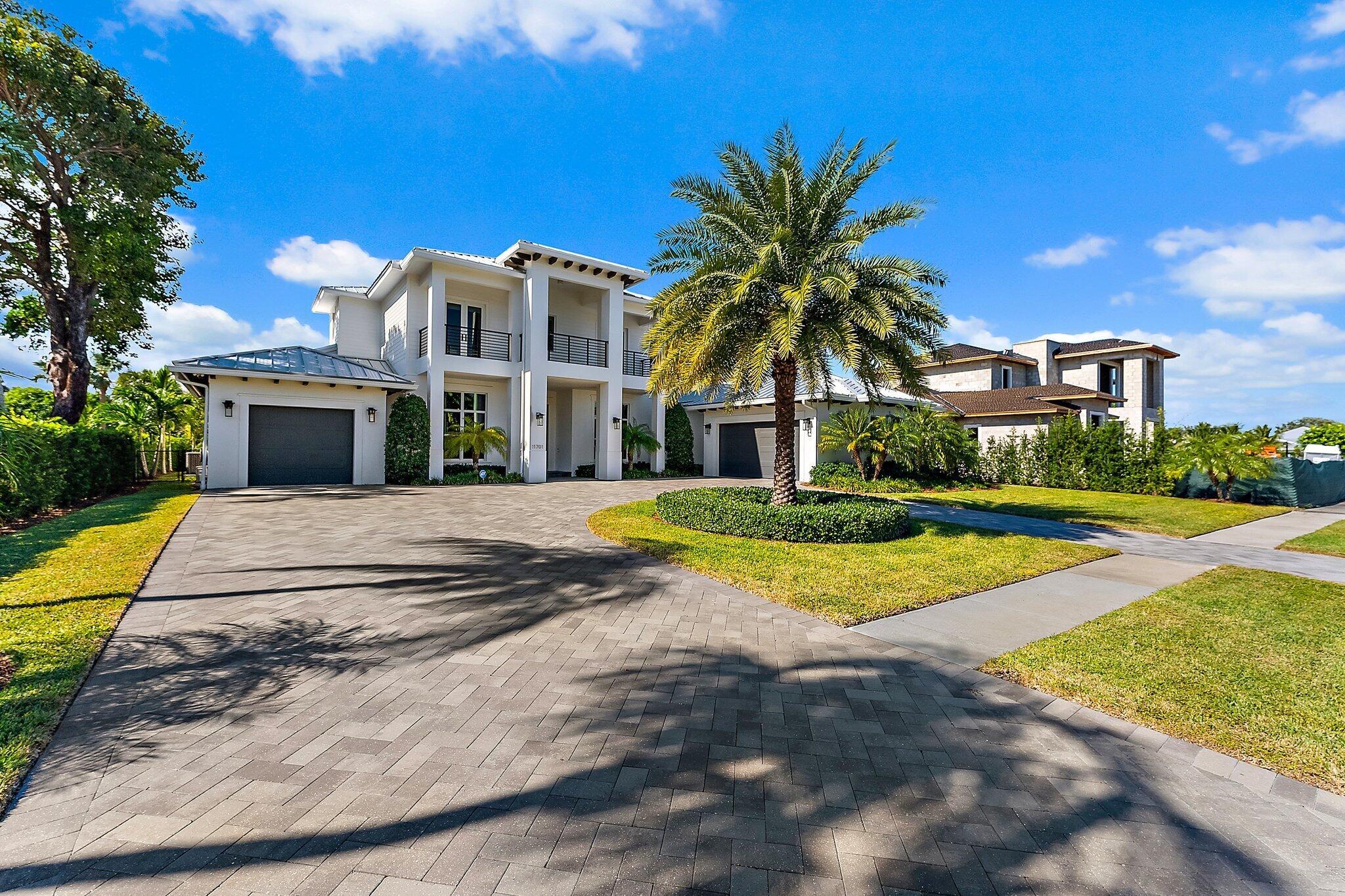 Image to showcase the property located at 11701 Lake Shore Place